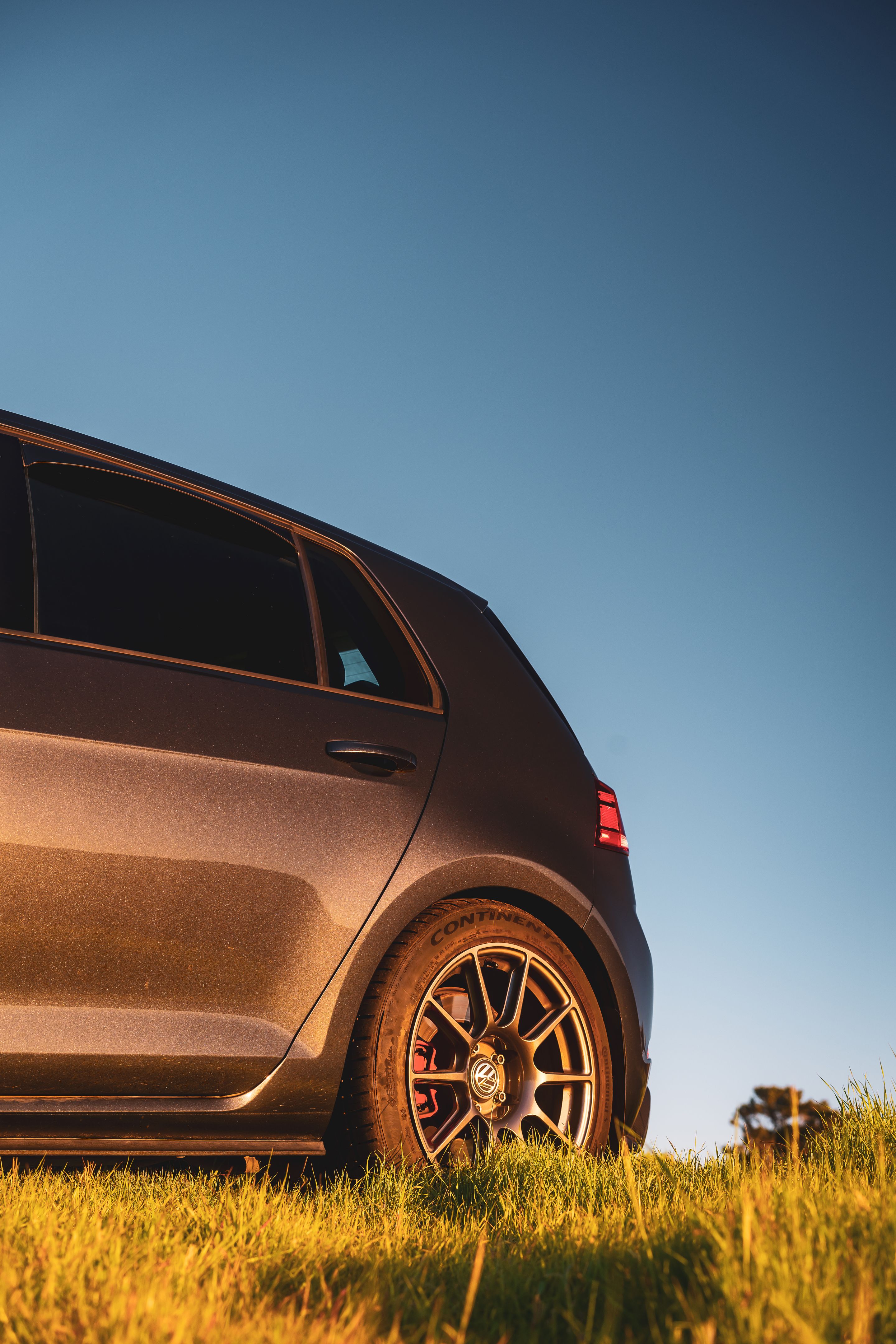 Black VW MK7 GTI with 17" SM-10 Apex wheels in Anthracite