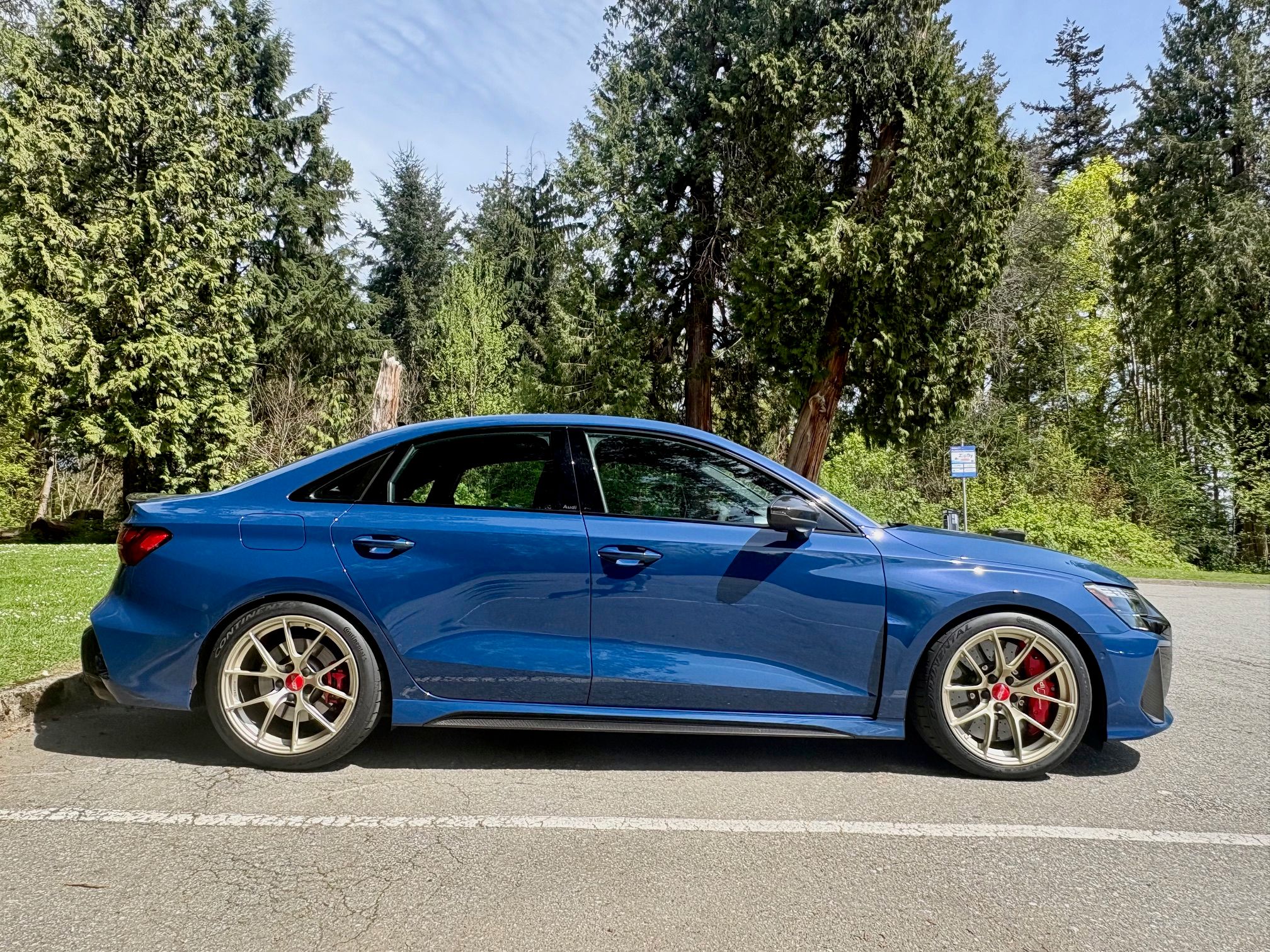 Blue Audi 8Y RS 3 with 18" VS-5RS Apex wheels in Motorsport Gold