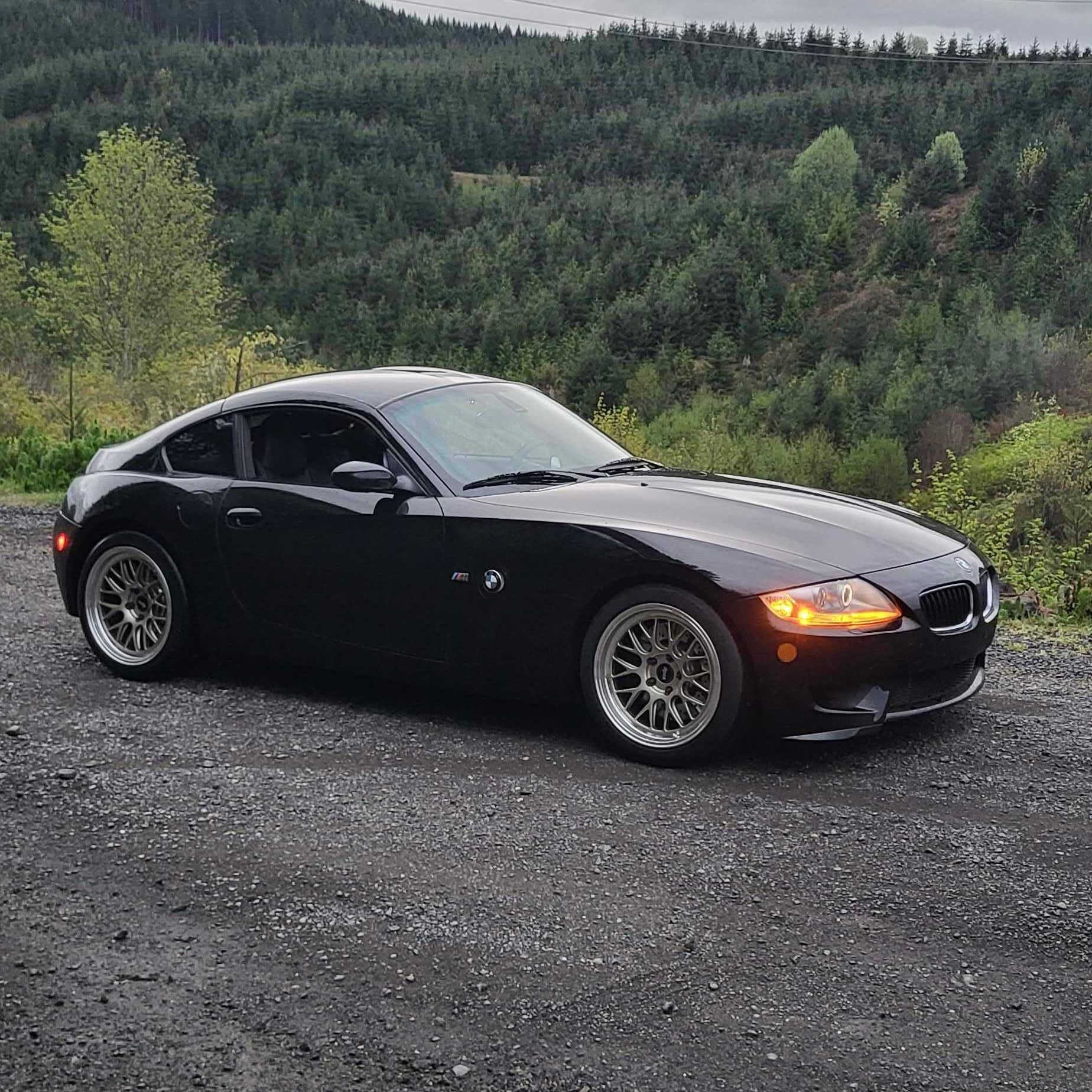 Black BMW E86 Coupe Z4 M with 18" ML-10RT Apex wheels in Machined Lip Gloss Motorsport Gold
