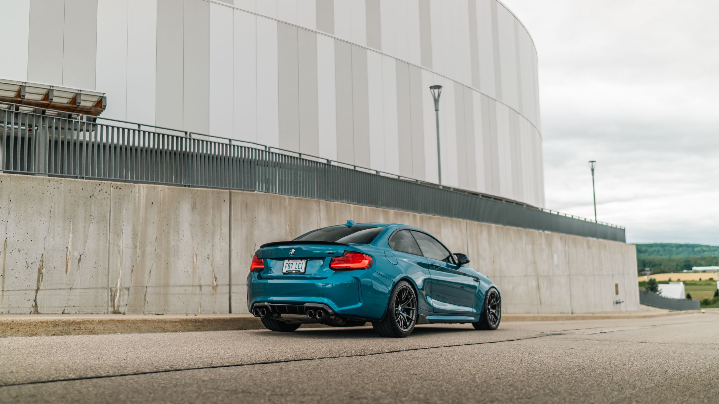 Blue BMW F87 M2 with 18" VS-5RS Apex wheels in Anthracite