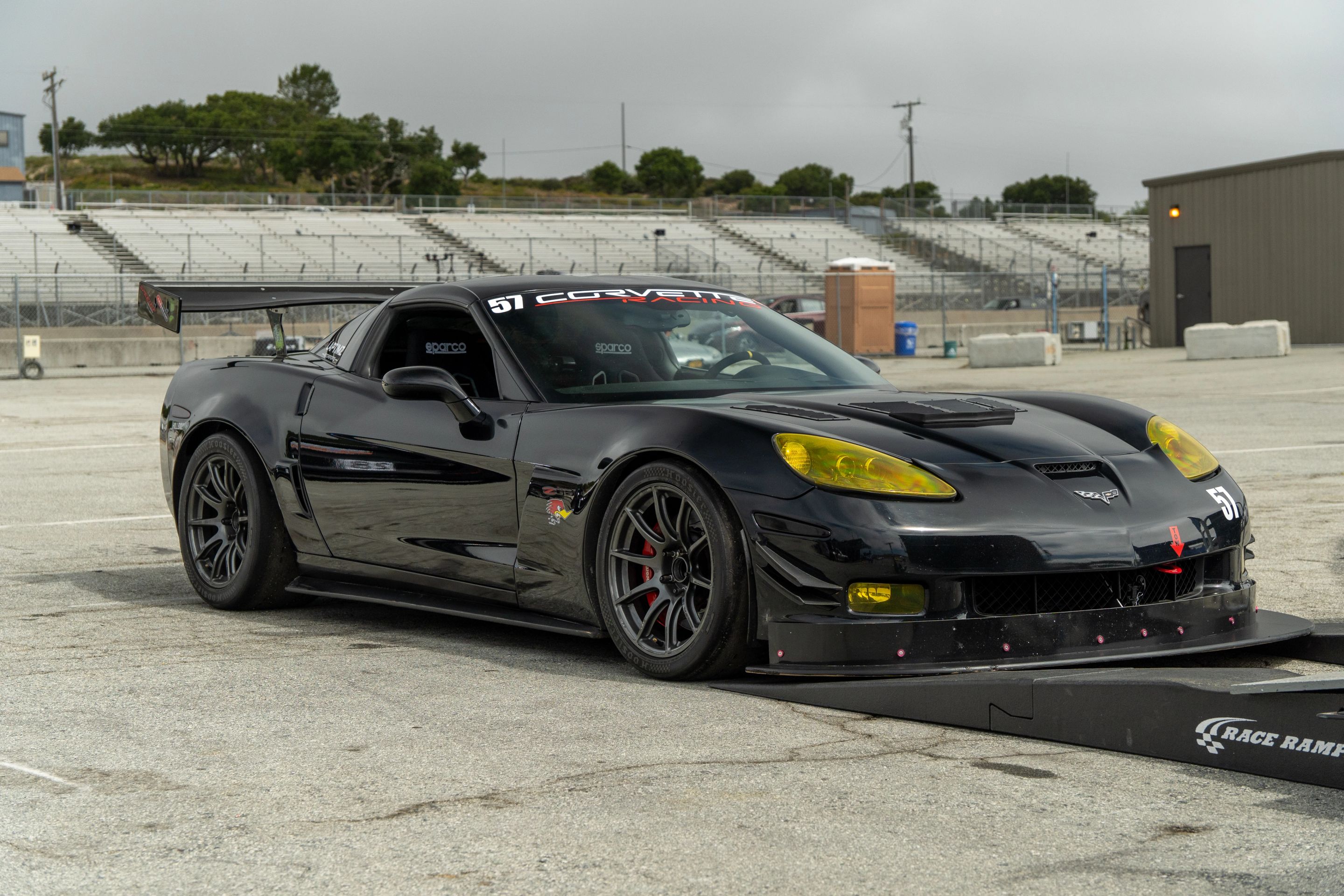 Black Chevrolet C6 Corvette Z06 with 18" SM-10 Apex wheels in Anthracite