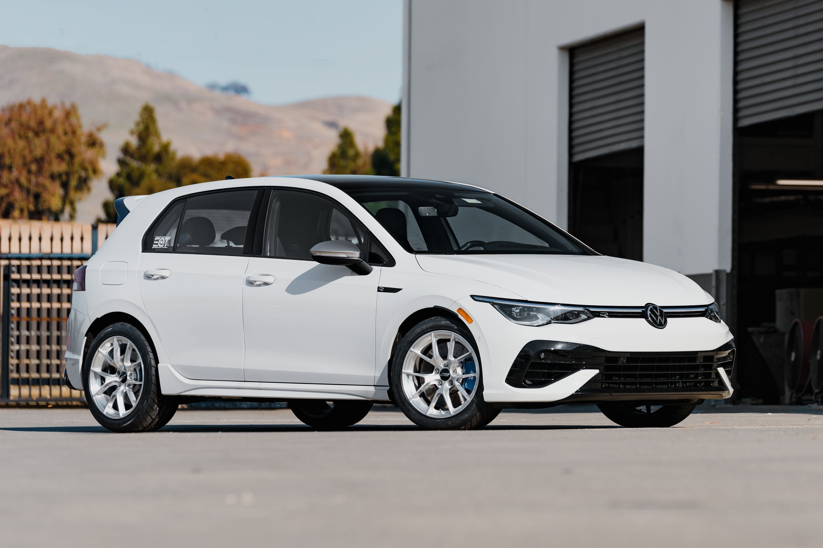White VW MK8 Golf R with 17" VS-5RS Apex wheels in Brushed Clear