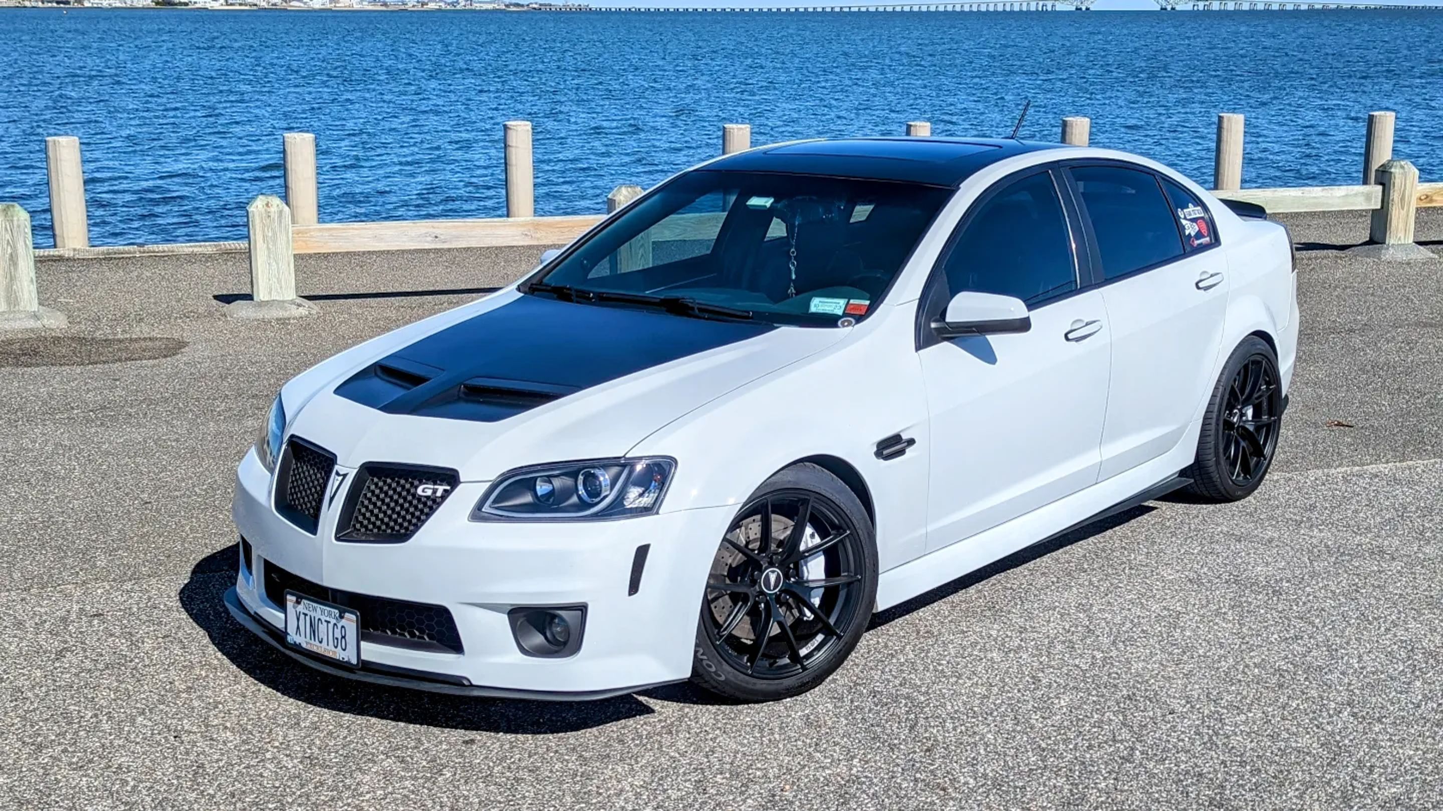 White Pontiac G8 GT with 19" VS-5RS Apex wheels in Satin Black