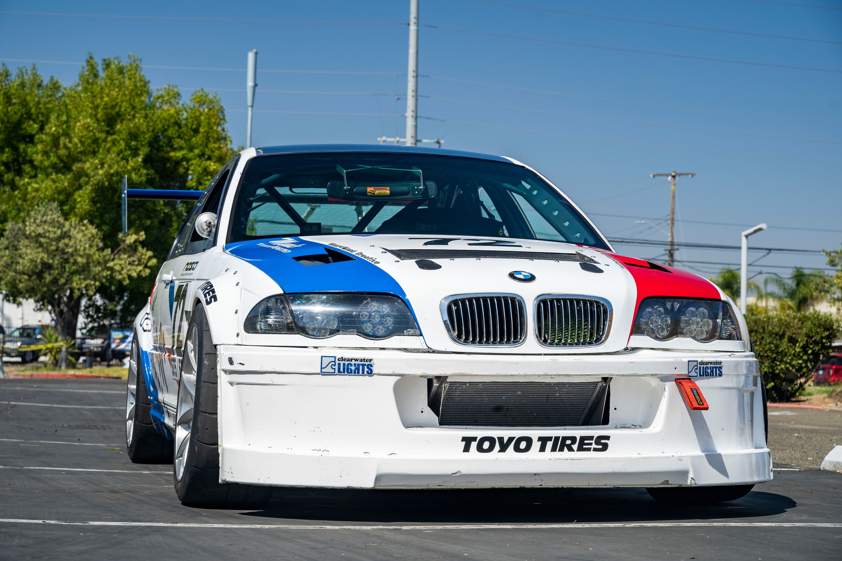 White BMW E46 3 Series with 18" VS-5RS Apex wheels in Brushed Clear