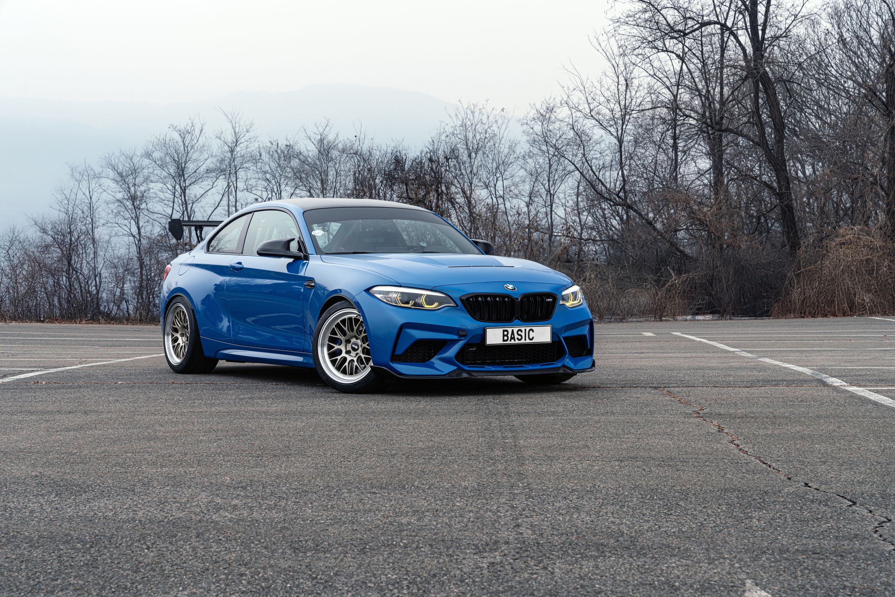 Blue BMW F87 M2 with 18" ML-10RT Apex wheels in Machined Lip Gloss Motorsport Gold