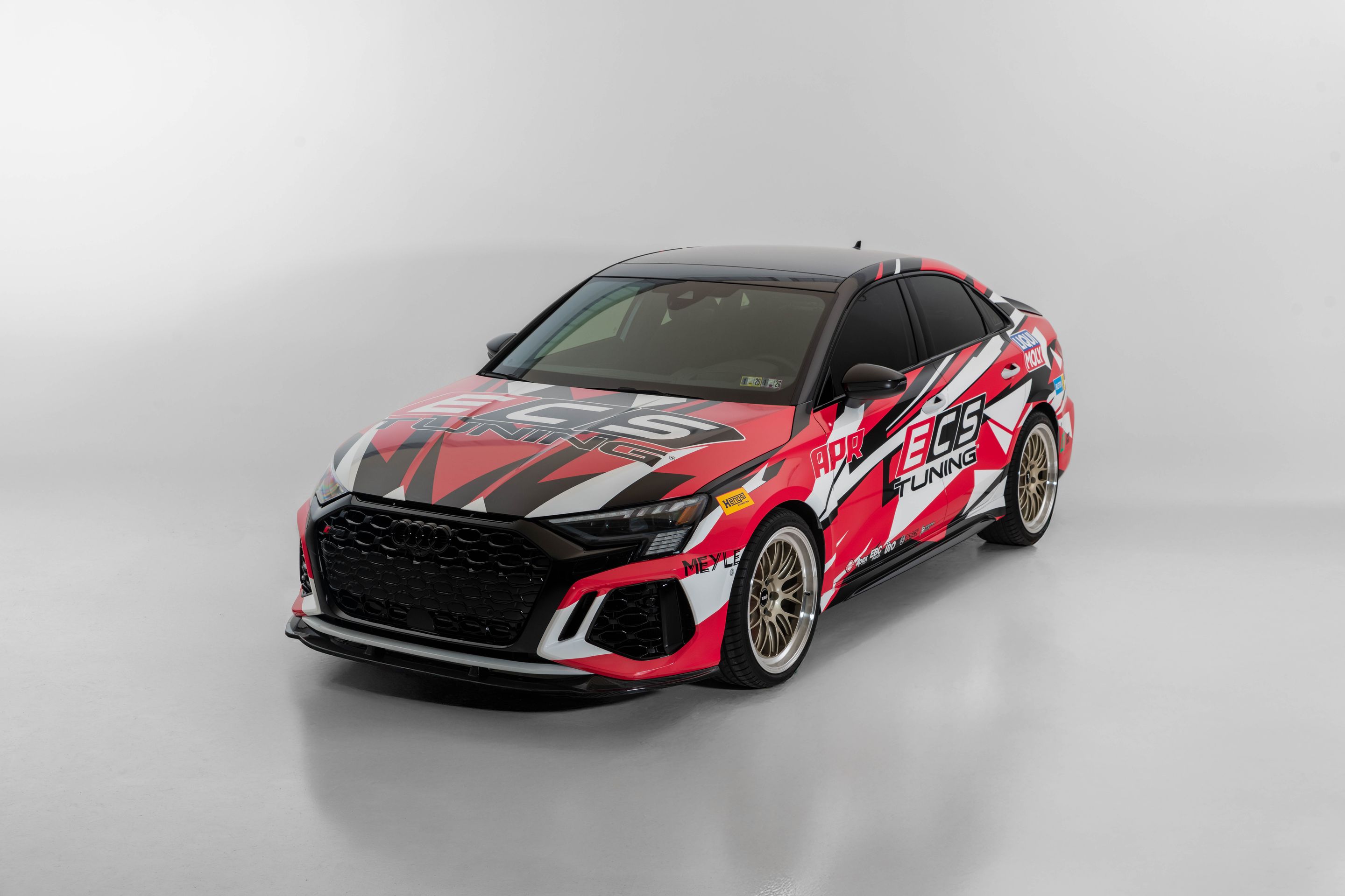 Race Livery Audi 8Y RS 3 with 19" ML-10RT Apex wheels in Machined Lip Gloss Motorsport Gold