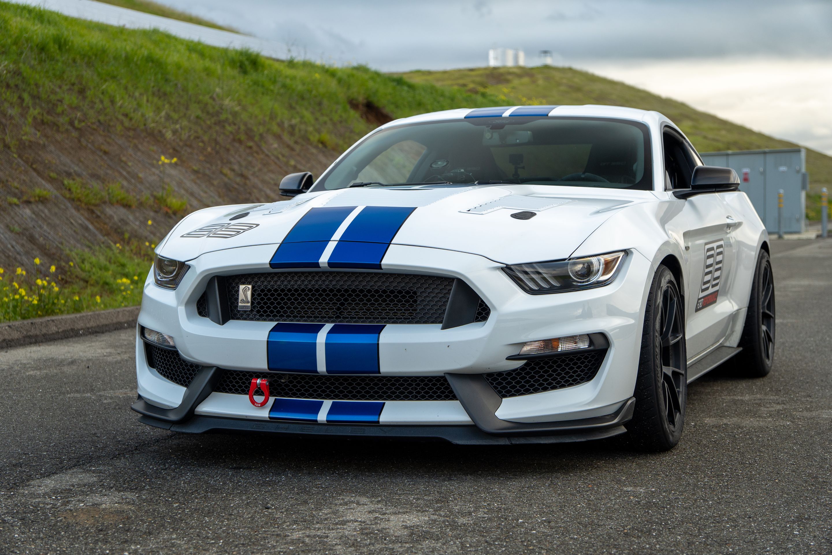 White Ford S550 Mustang GT350 with 19" VS-5RS Apex wheels in Satin Black