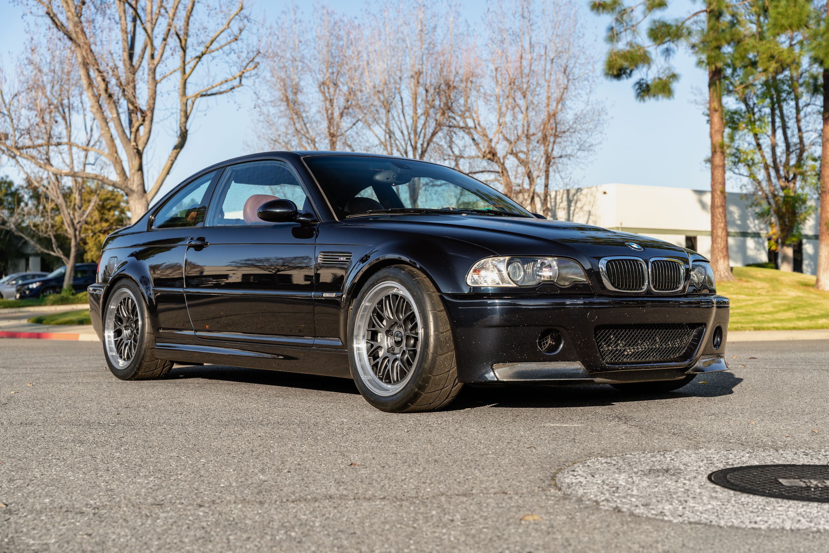 Black BMW E46 M3 with 18" ML-10RT Apex wheels in Machined Lip Anthracite