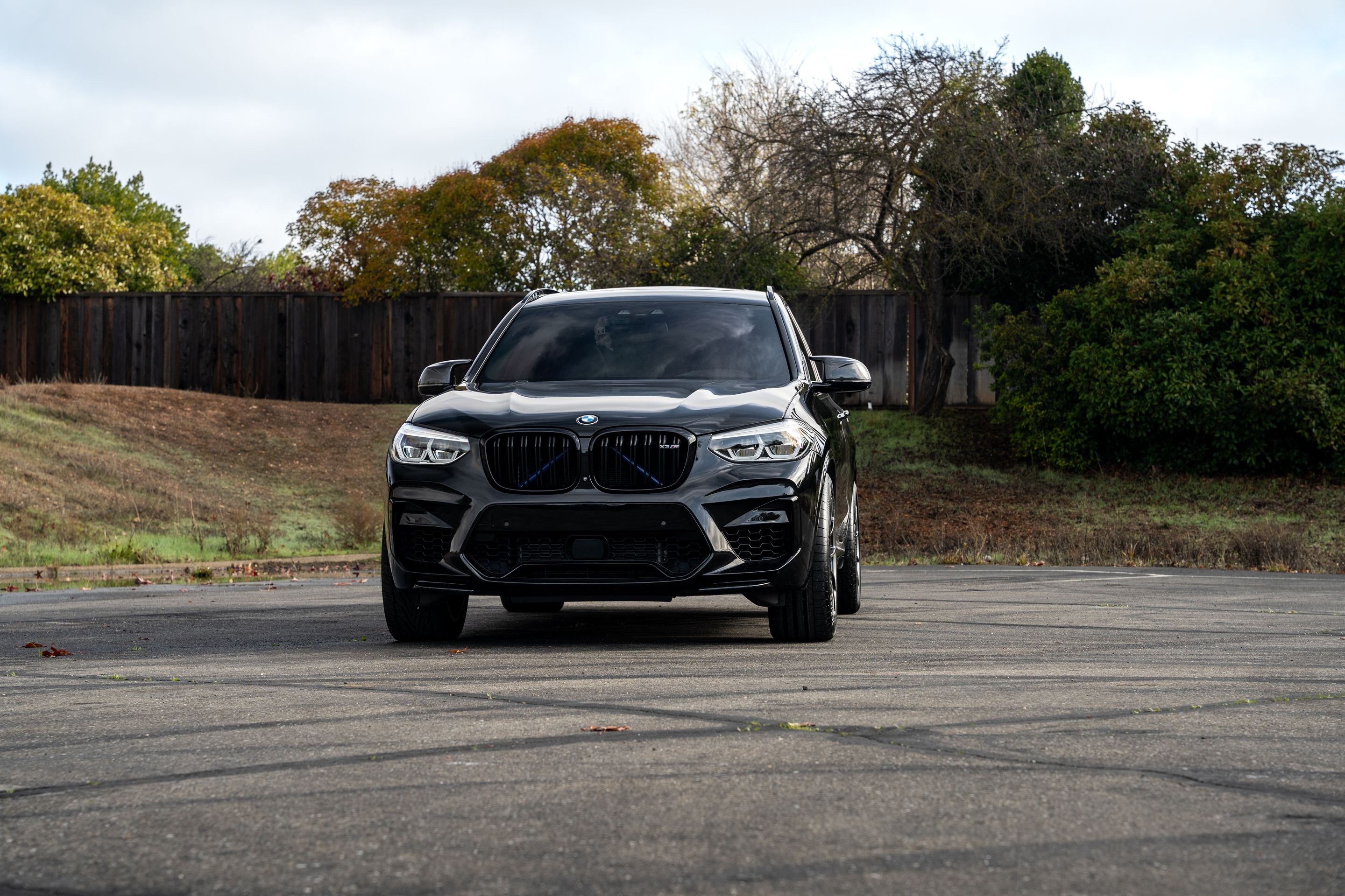 Black BMW F97 X3M with 20" VS-5RX Apex wheels in Anthracite