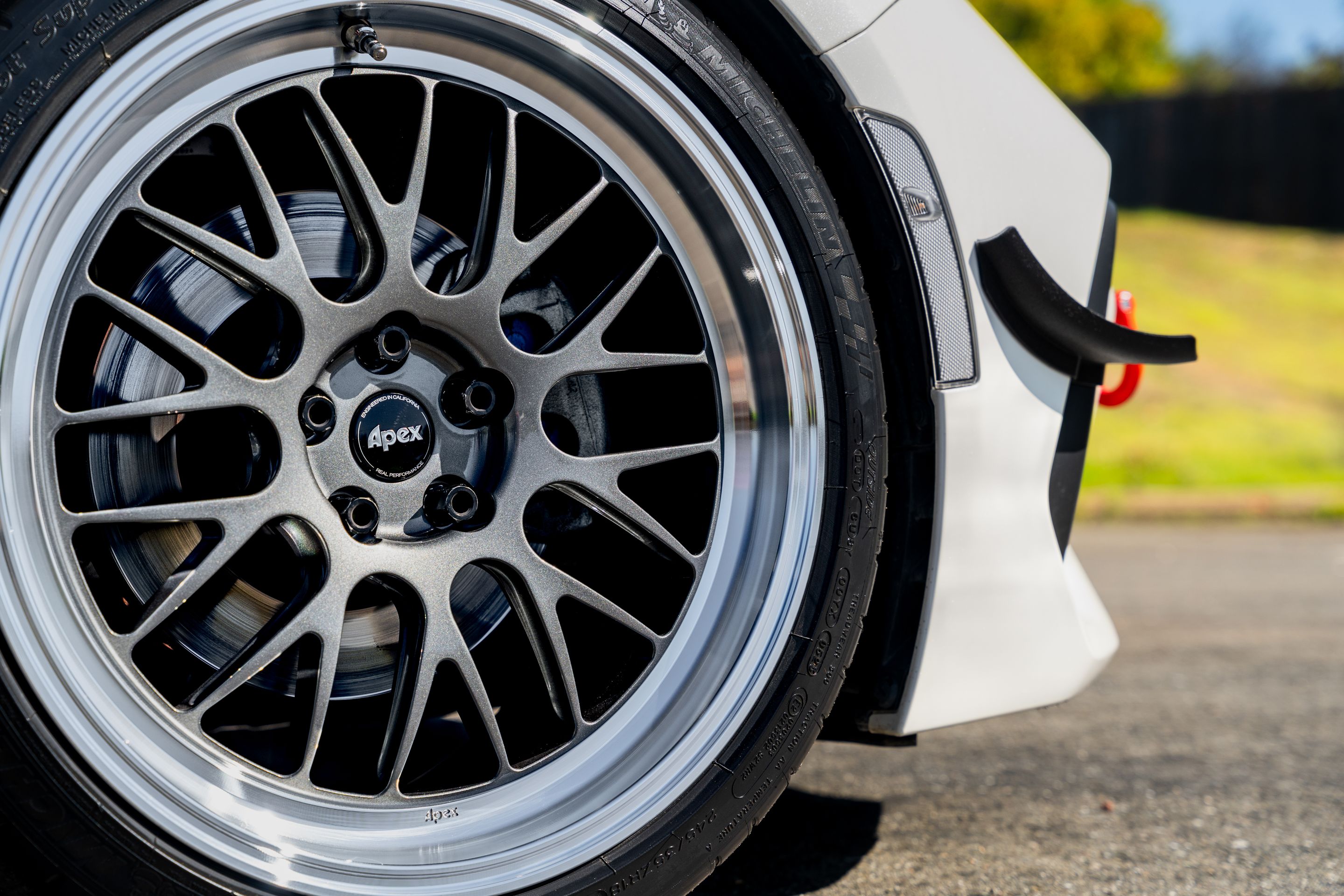 White Subaru ZD8 / Gen 2 BRZ with 18" ML-10RT Apex wheels in Machined Lip Anthracite