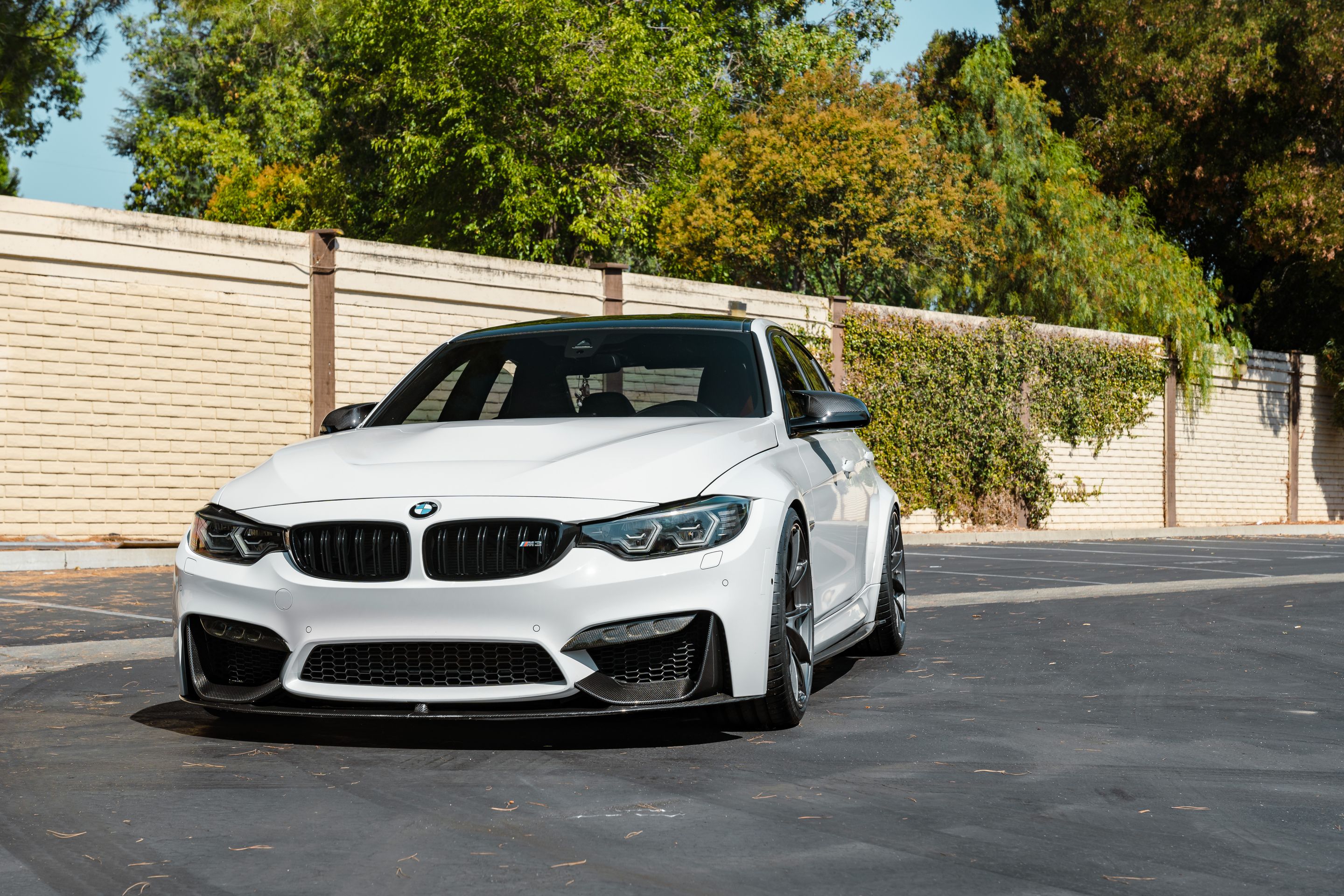 White BMW F80 M3 with 20" VS-5RS Apex wheels in Anthracite