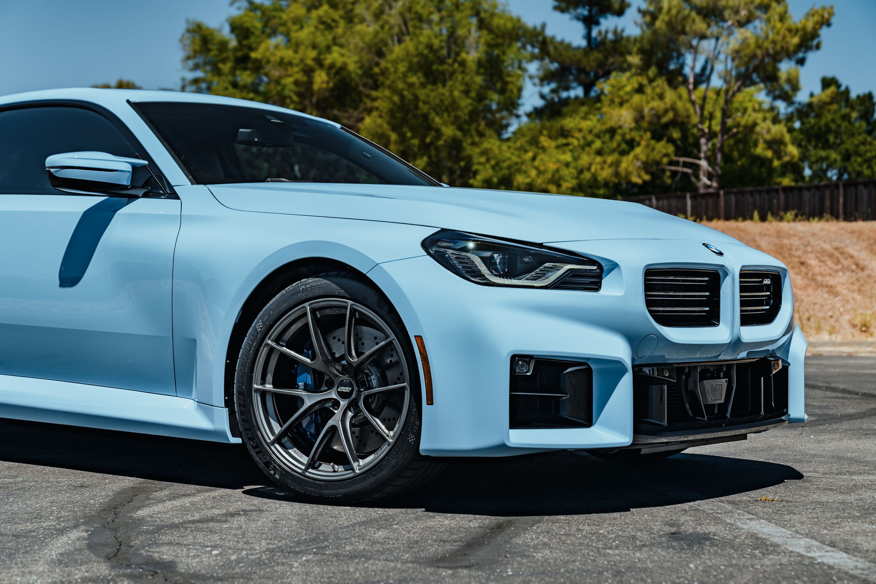 Blue BMW G87 M2 with 19"/20" VS-5RS Apex wheels in Anthracite