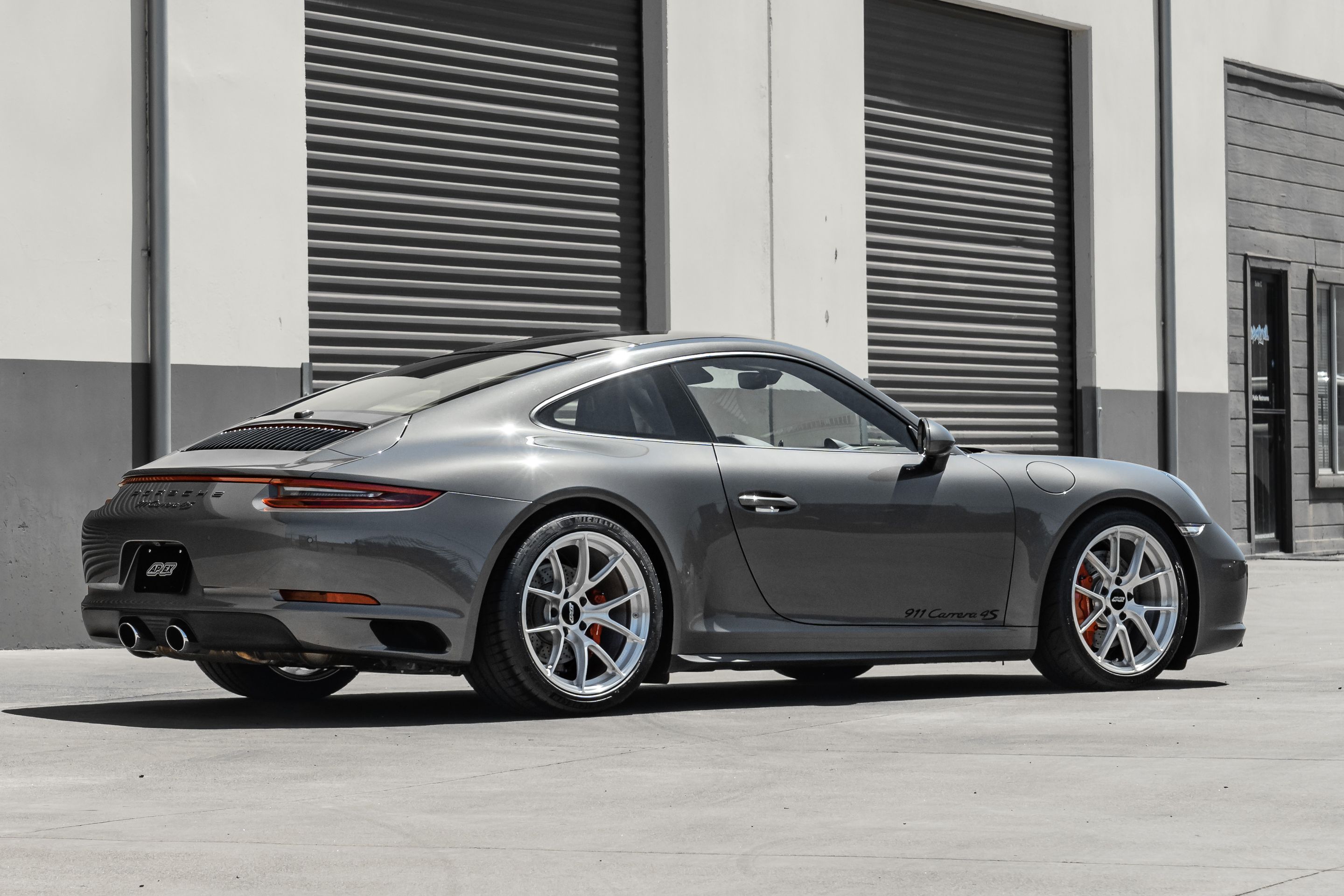 Grey Porsche 911 991.2 Carrera 4S with 19" VS-5RS Apex wheels in Brushed Clear