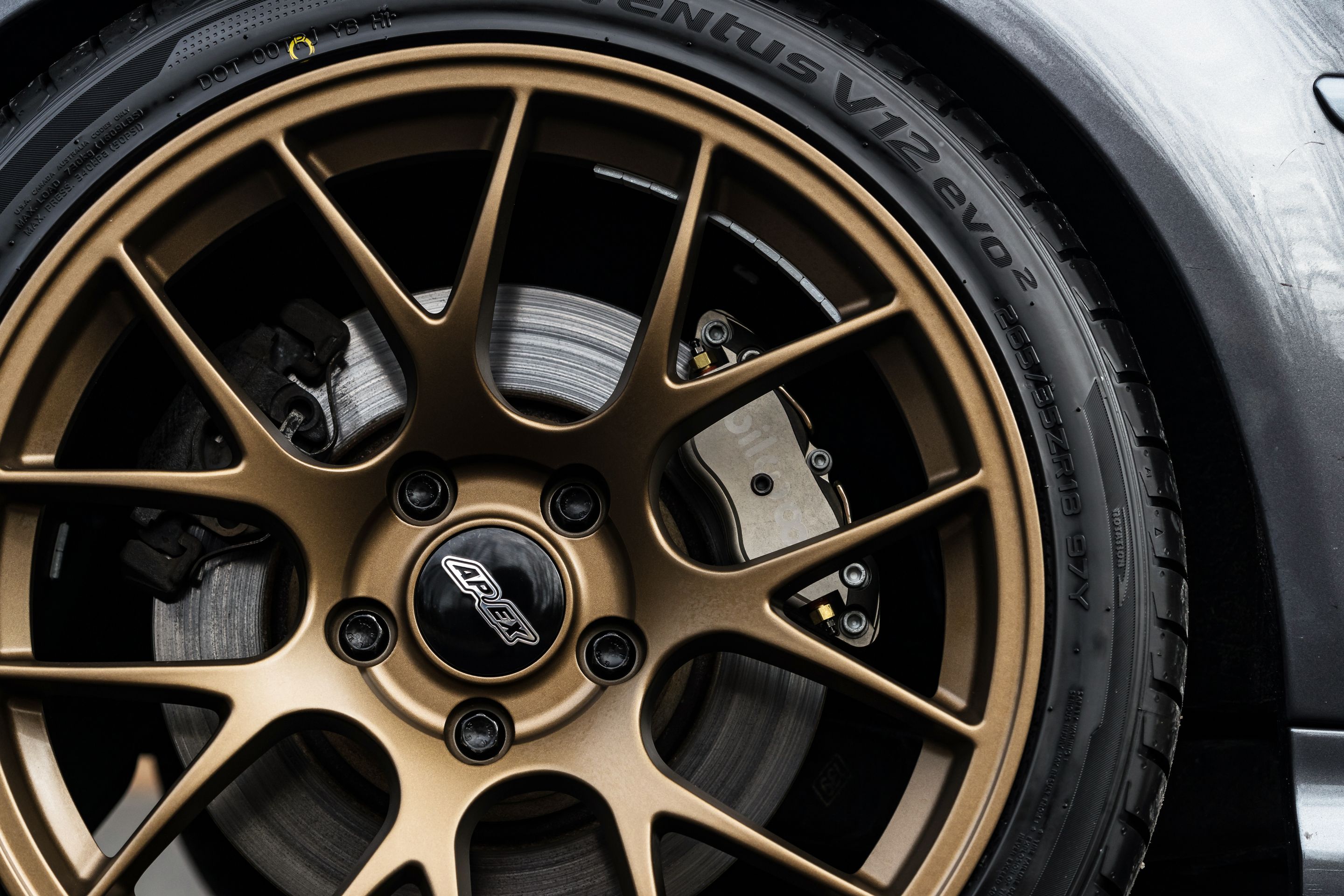 Grey BMW E46 M3 with 18" EC-7 Apex wheels in Satin Bronze