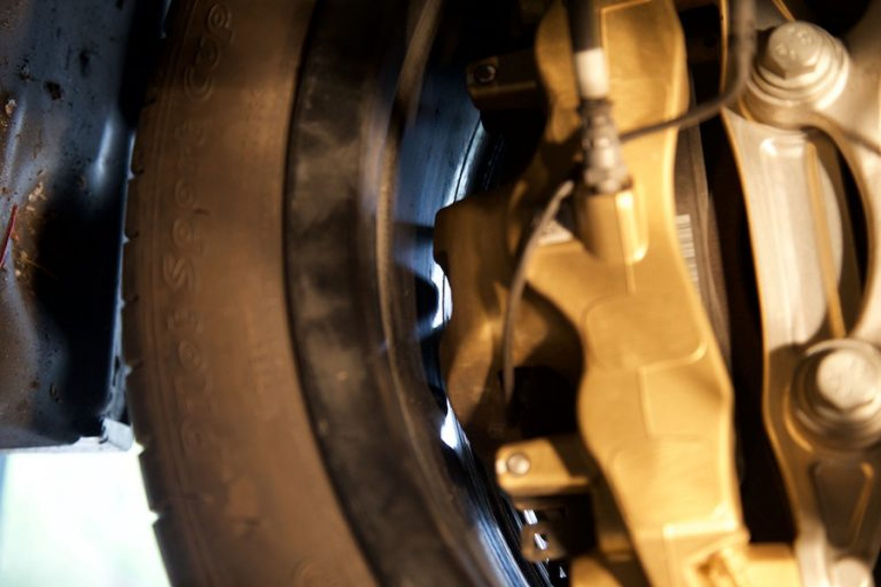 White BMW F82 Coupe M4 with 19" ARC-8 Apex wheels in Satin Bronze