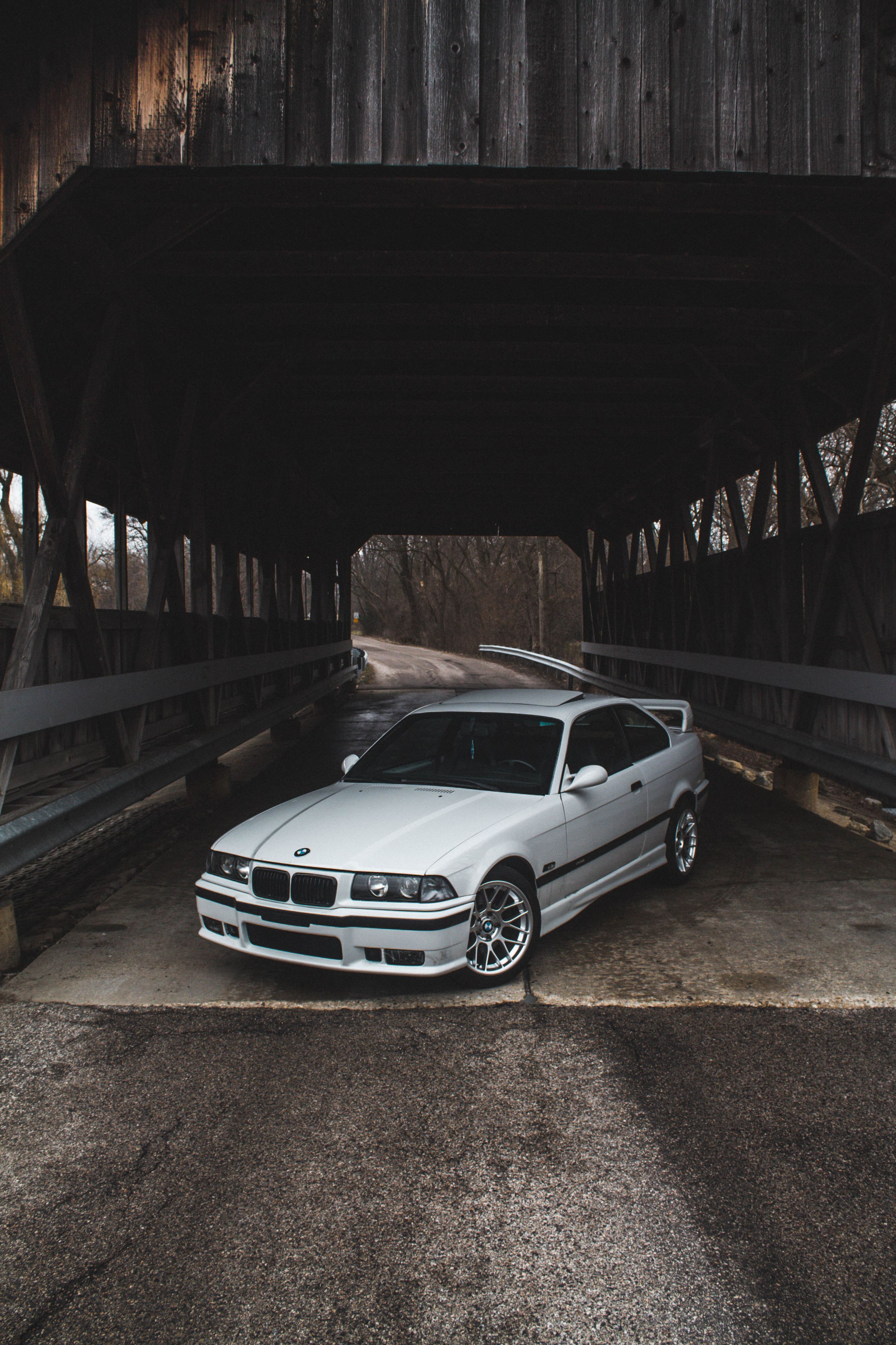 White BMW E36 M3 with 17" ARC-8 Apex wheels in Hyper Silver