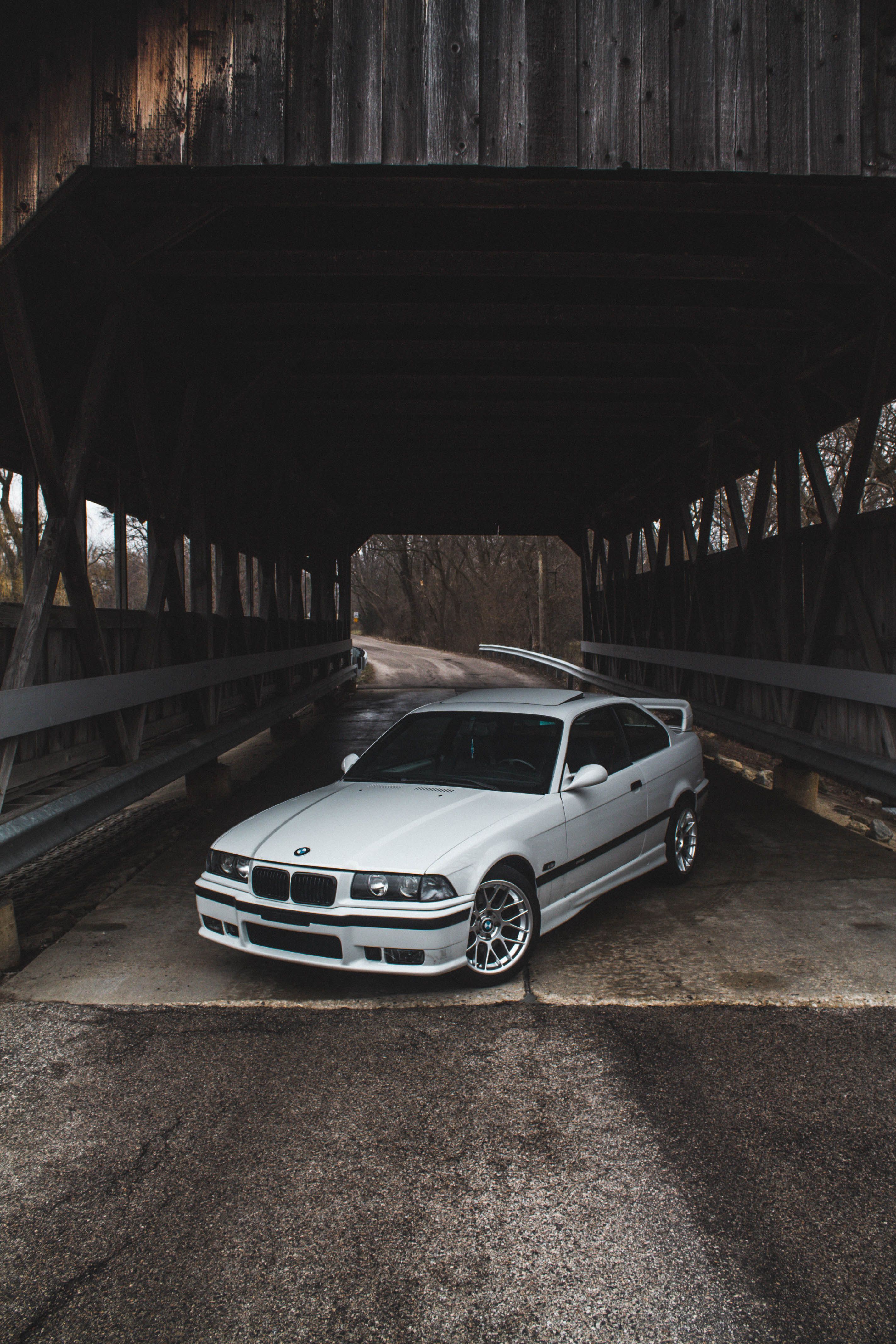White BMW E36 M3 with 17" ARC-8 Apex wheels in Hyper Silver