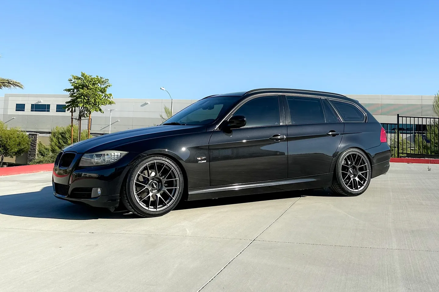 E91 Rims BMW E91 Wagon 3 Series with 18