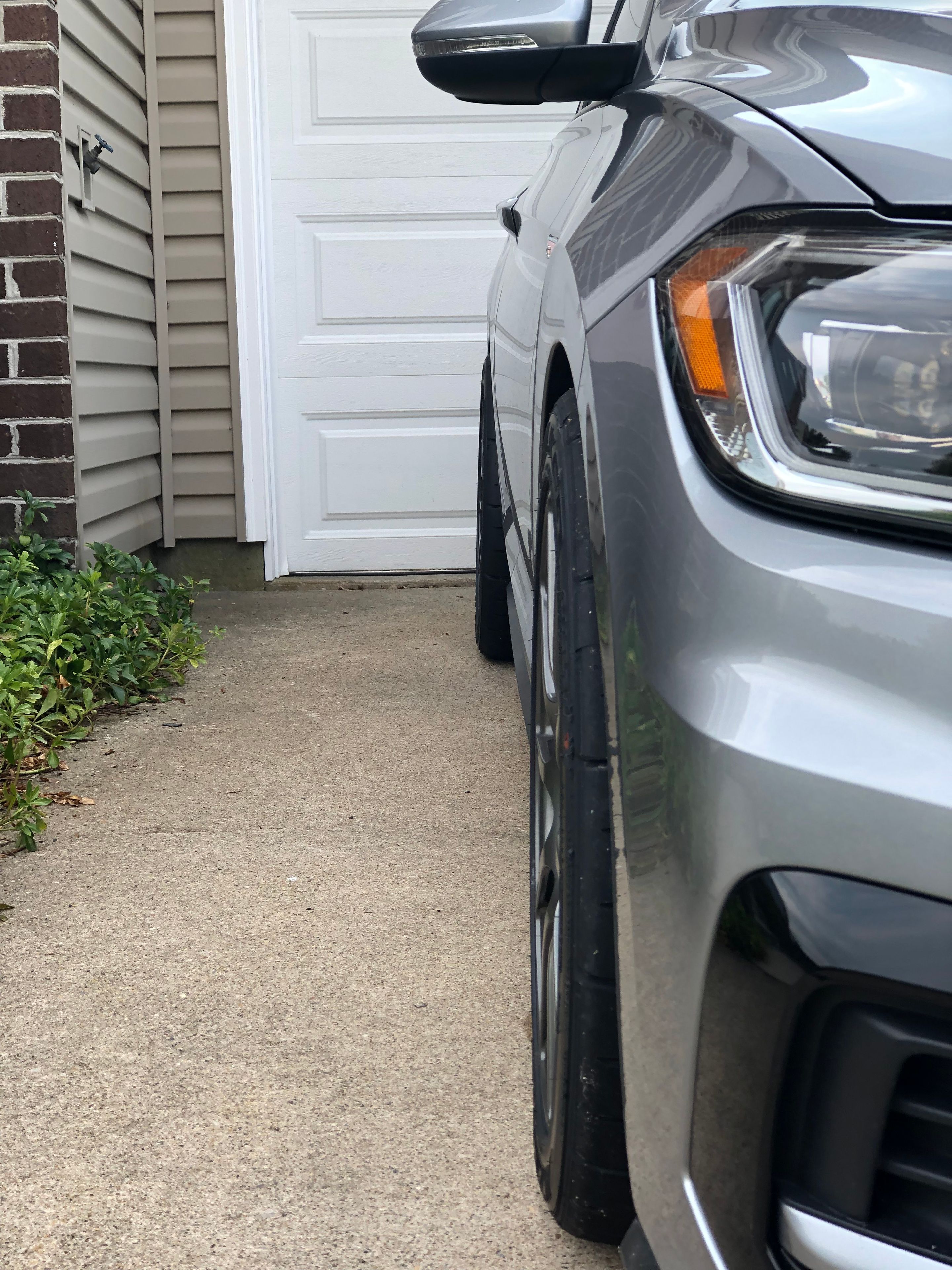 Grey VW MK7 GLI with 17" SM-10 Apex wheels in Anthracite