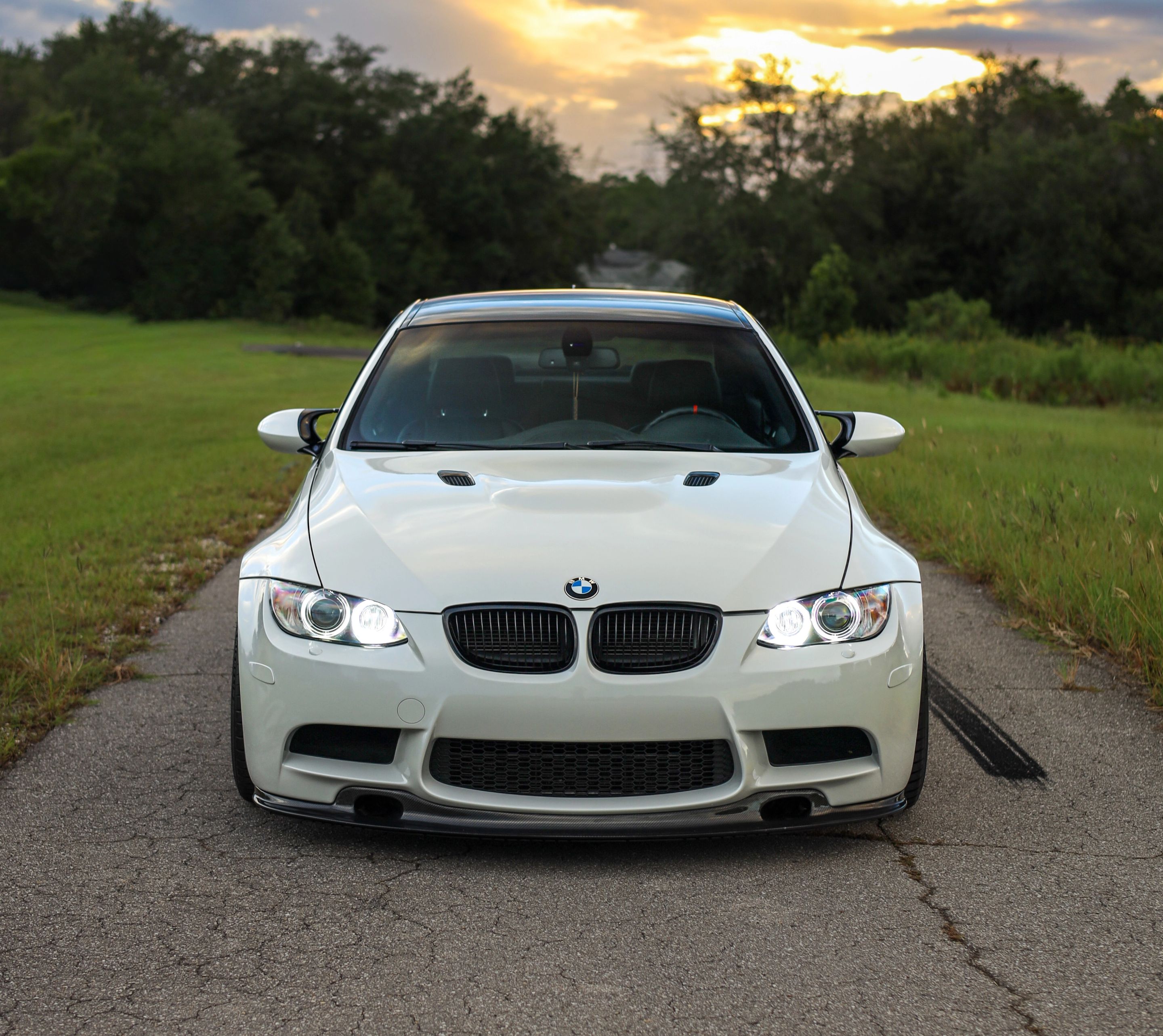 White BMW E92 Coupe M3 with 19" ML-10RT Apex wheels in Machined Lip Gloss Motorsport Gold