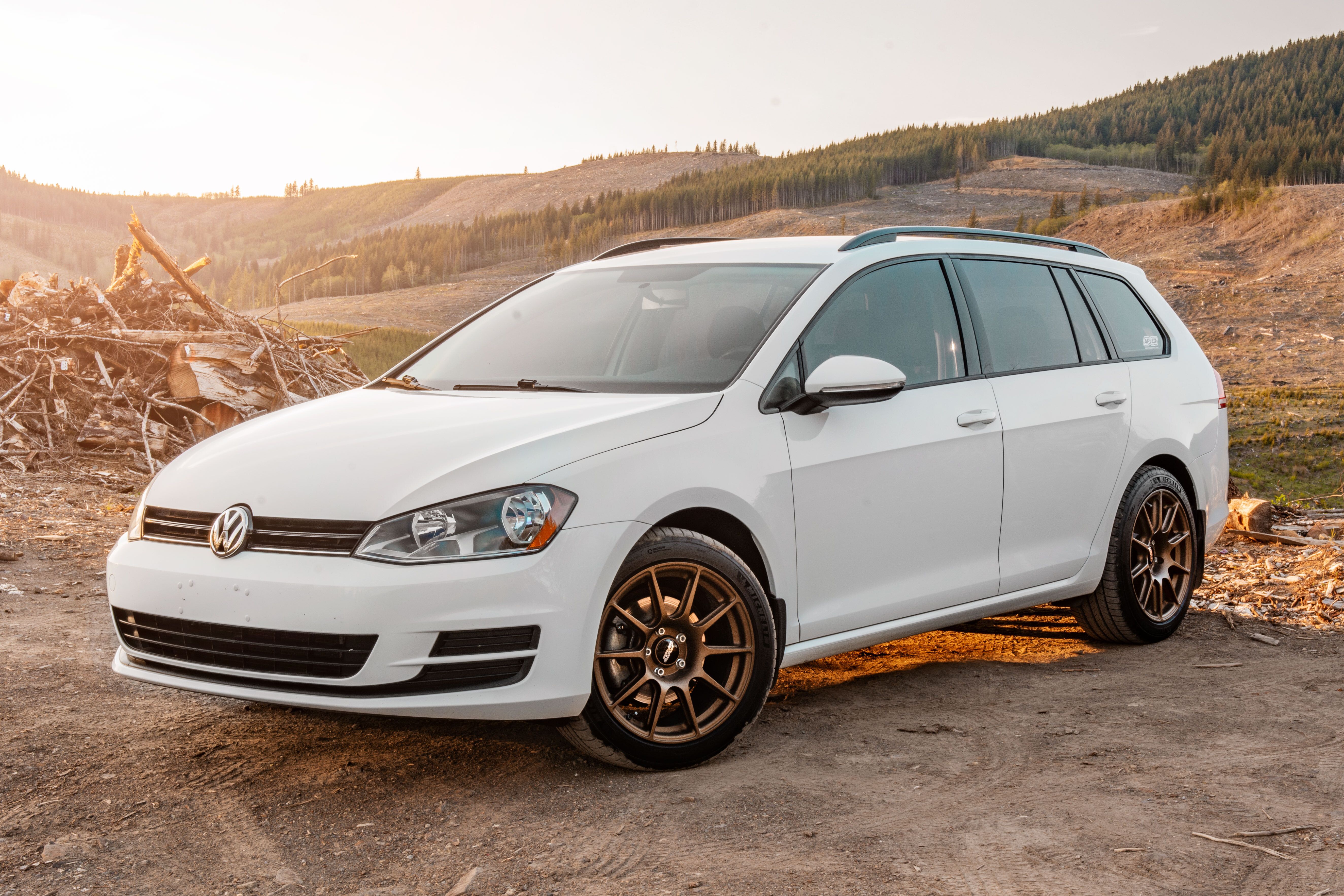 White VW Alltrack/SportWagen - SM-10 in Satin Bronze