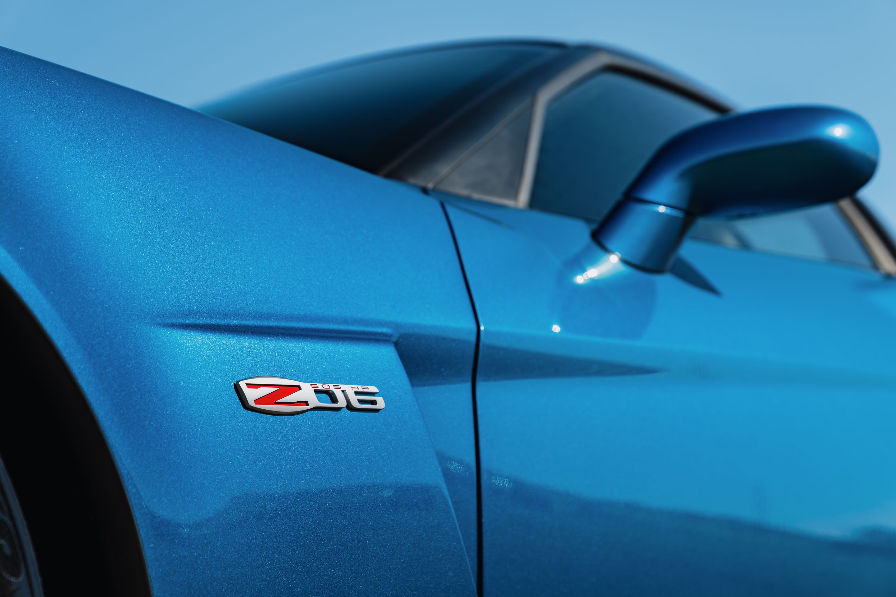 Blue Chevrolet C6 Corvette Z06 with 19" VS-5RS Apex wheels in Anthracite