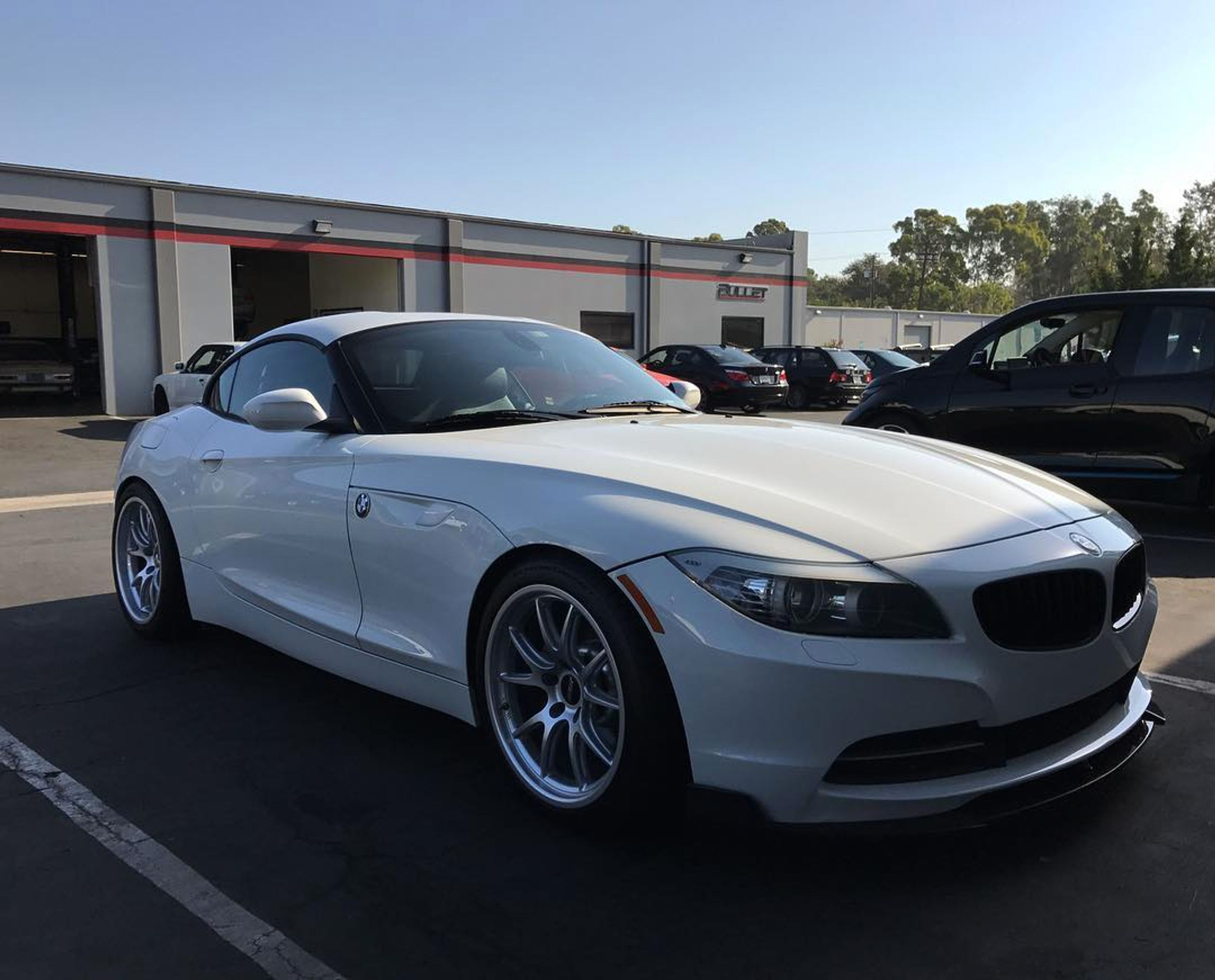 White BMW E89 Z4 with 18" FL-5 Apex wheels in Race Silver