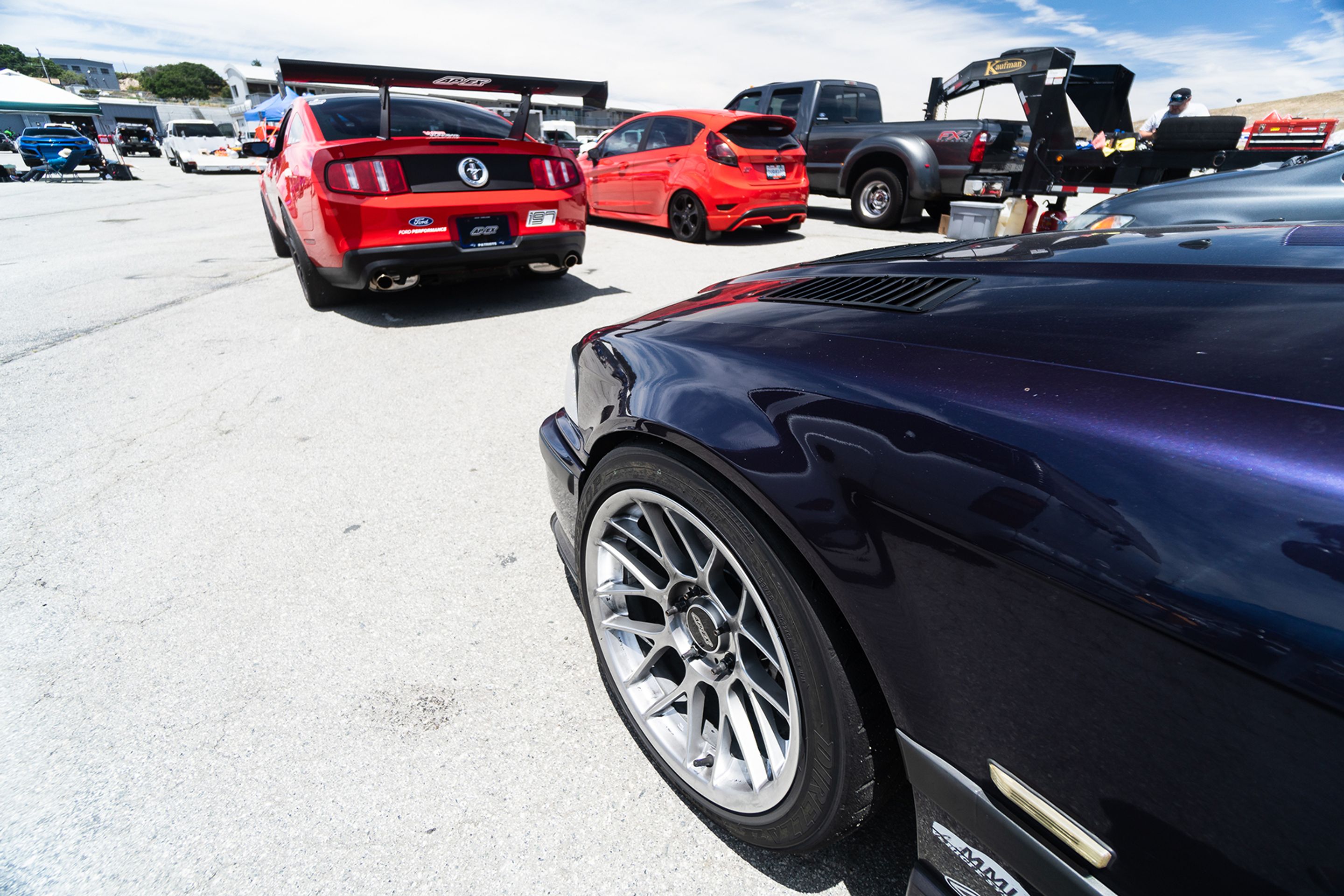 White Porsche 911 996 GT2 with 20" FL-5 Apex wheels in Brushed Clear