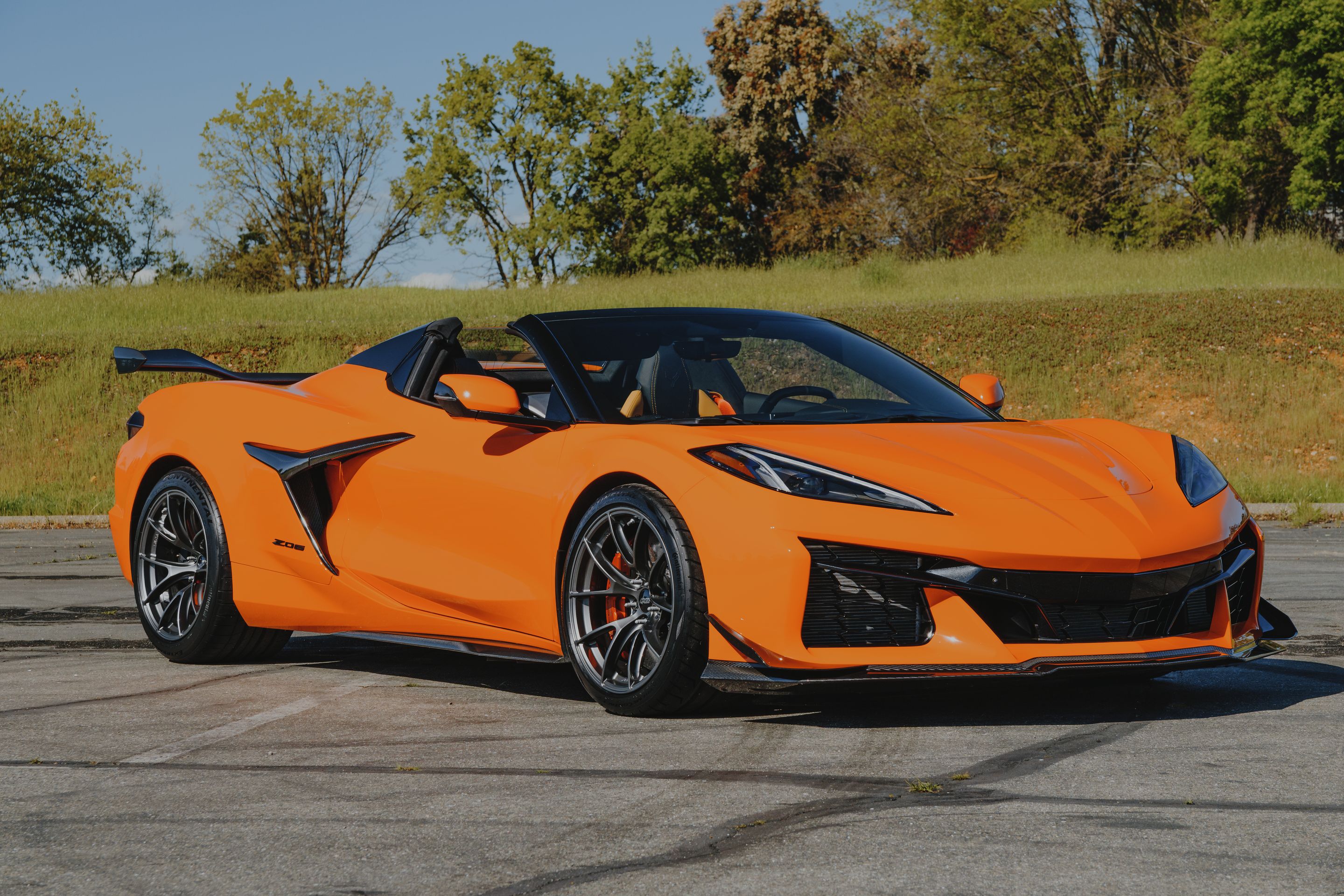 Orange Chevrolet C8 Corvette Z06 with 19" VS-5RS Apex wheels in Anthracite