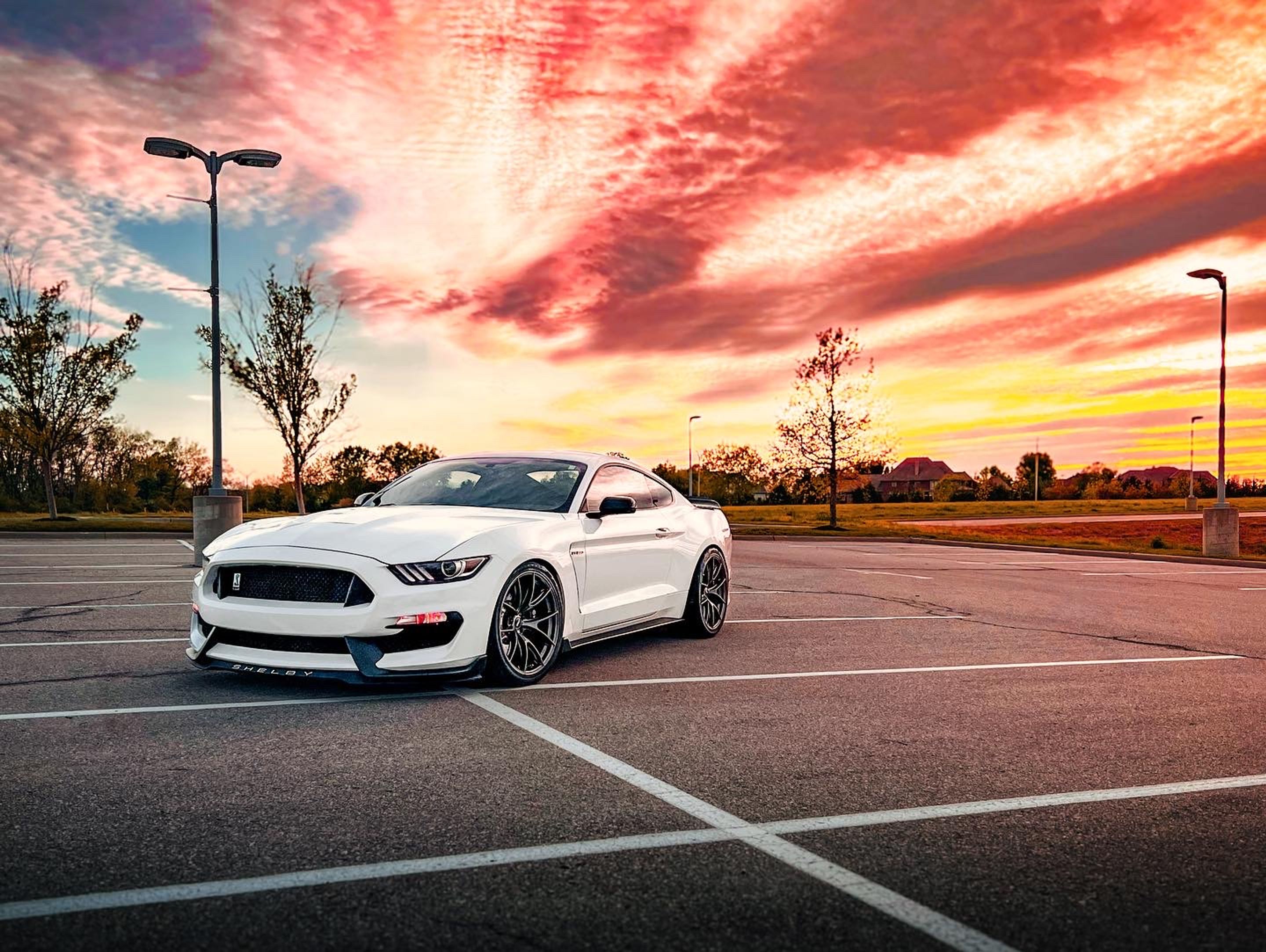 White Ford S550 Mustang GT350 with 20" VS-5RS Apex wheels in Anthracite