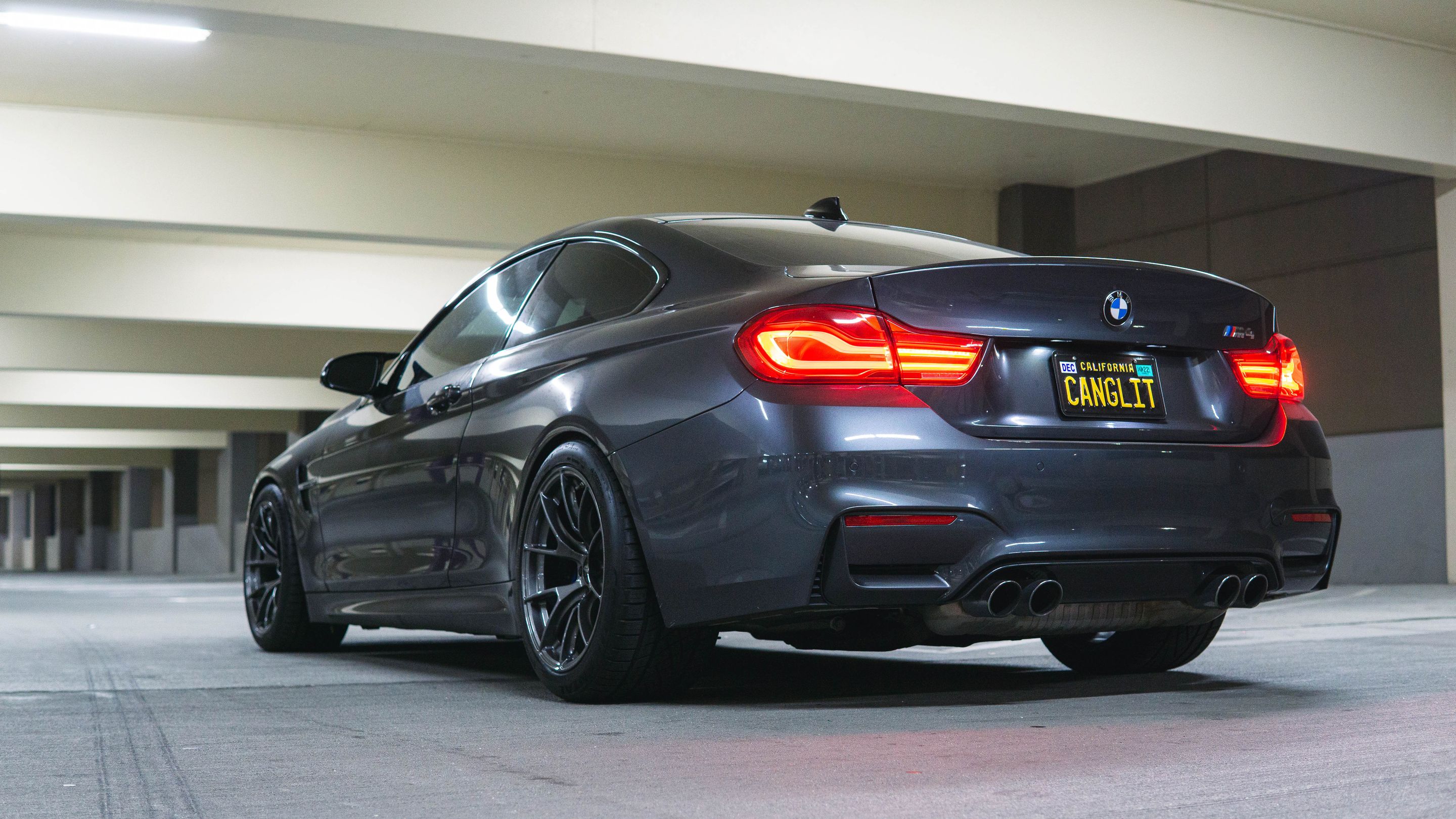 Grey BMW F82 Coupe M4 with 18" VS-5RS Apex wheels in Anthracite