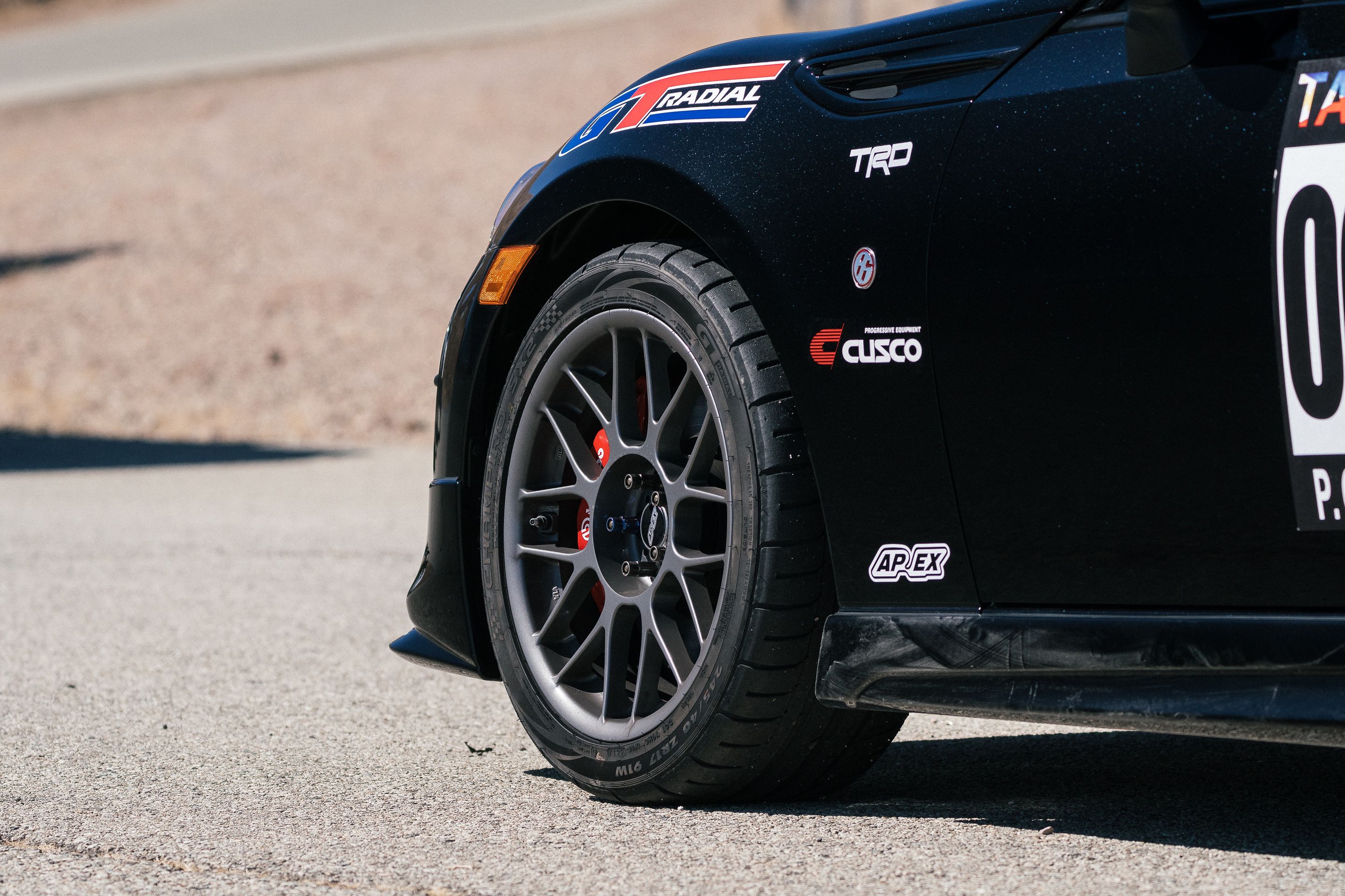 Black Toyota 86 / GT86 / FT86 with 17" ARC-8 Apex wheels in Anthracite