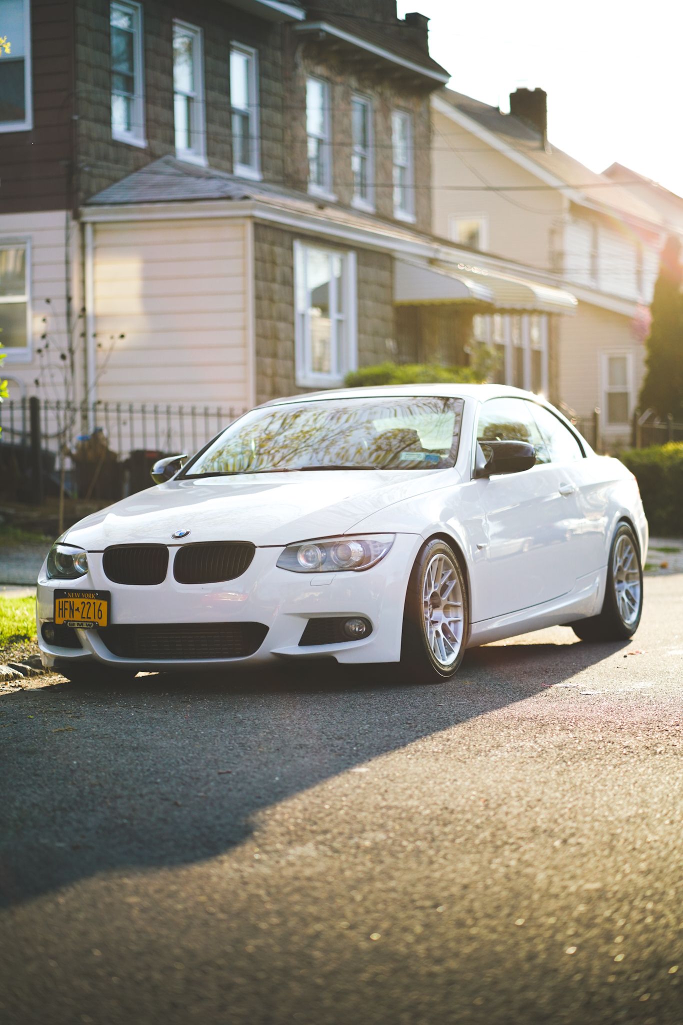White BMW E93 Convertible 3 Series with 17" ARC-8R Apex wheels in Brushed Clear
