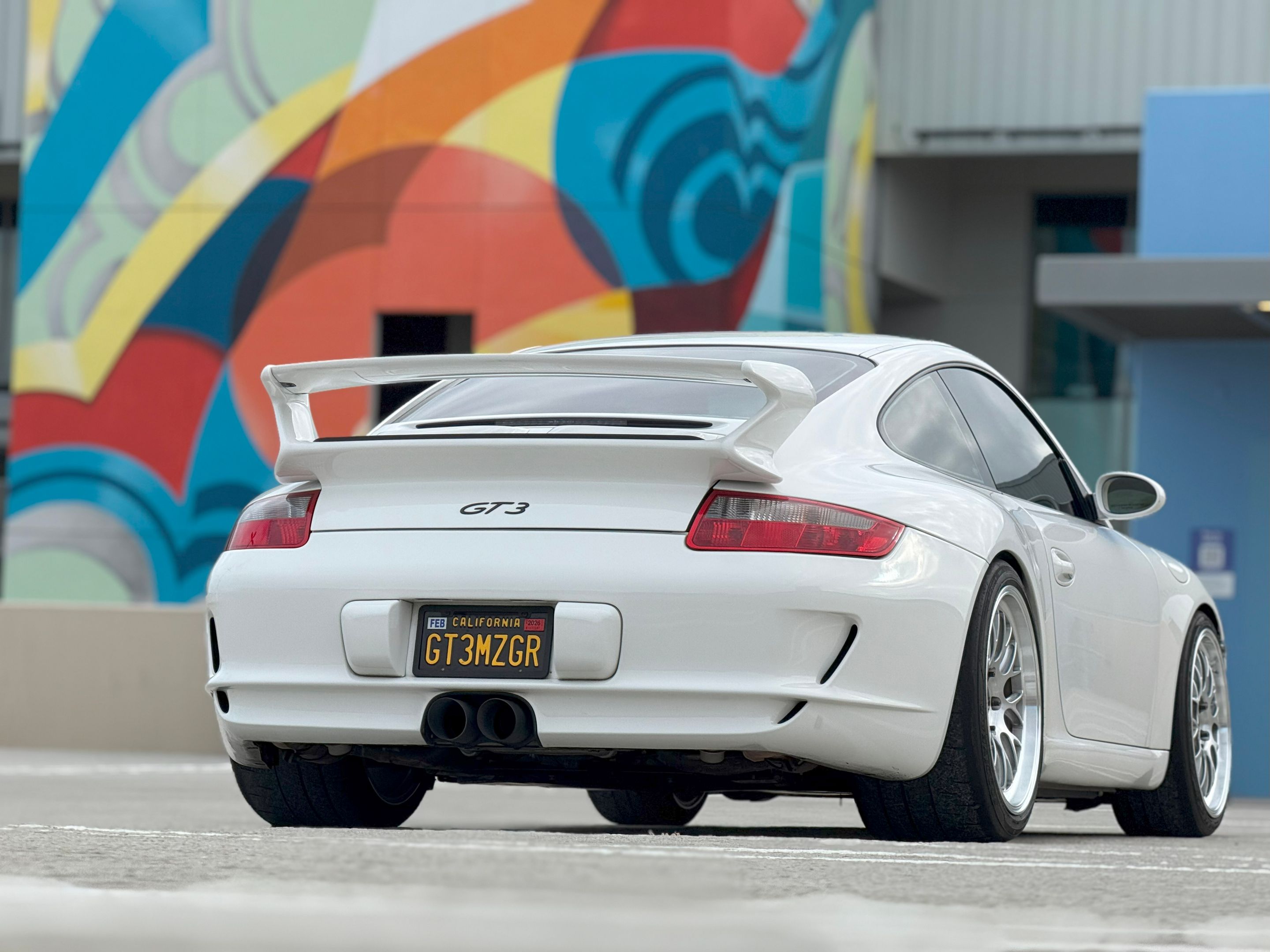 White Porsche 911 997 GT3 with 19" ML-10RT Apex wheels in Machined Lip Brushed Clear