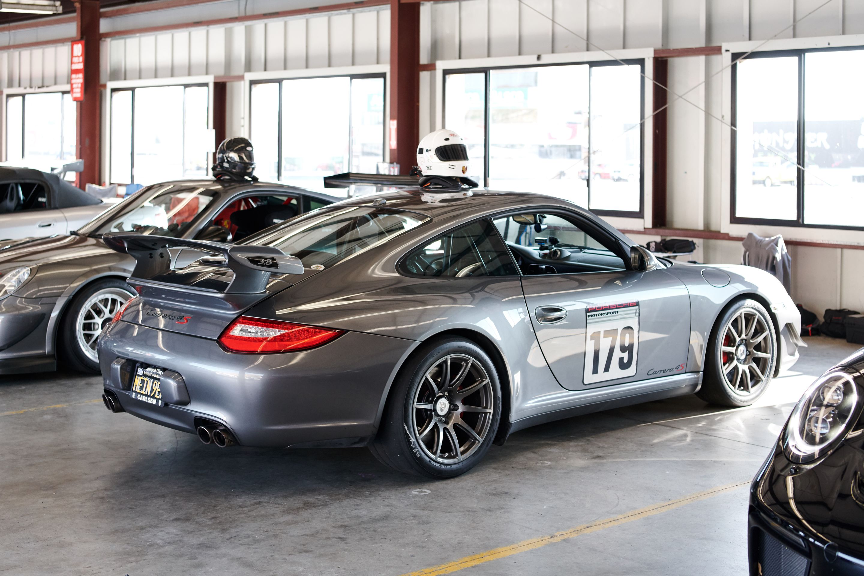 Grey Porsche 911 997 Carrera 4S with 18" SM-10 Apex wheels in Anthracite