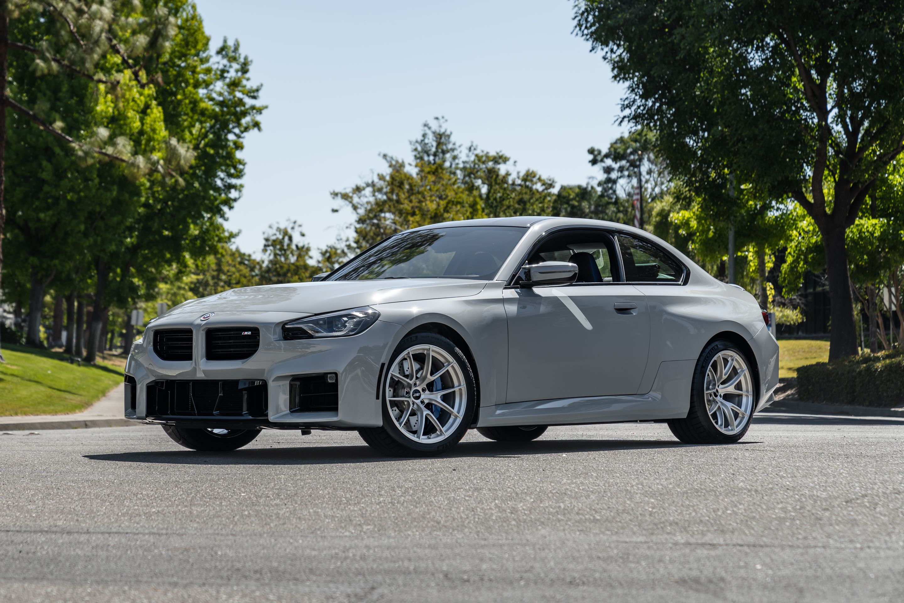 Grey BMW G87 M2 with 19" VS-5RS Apex wheels in Brushed Clear