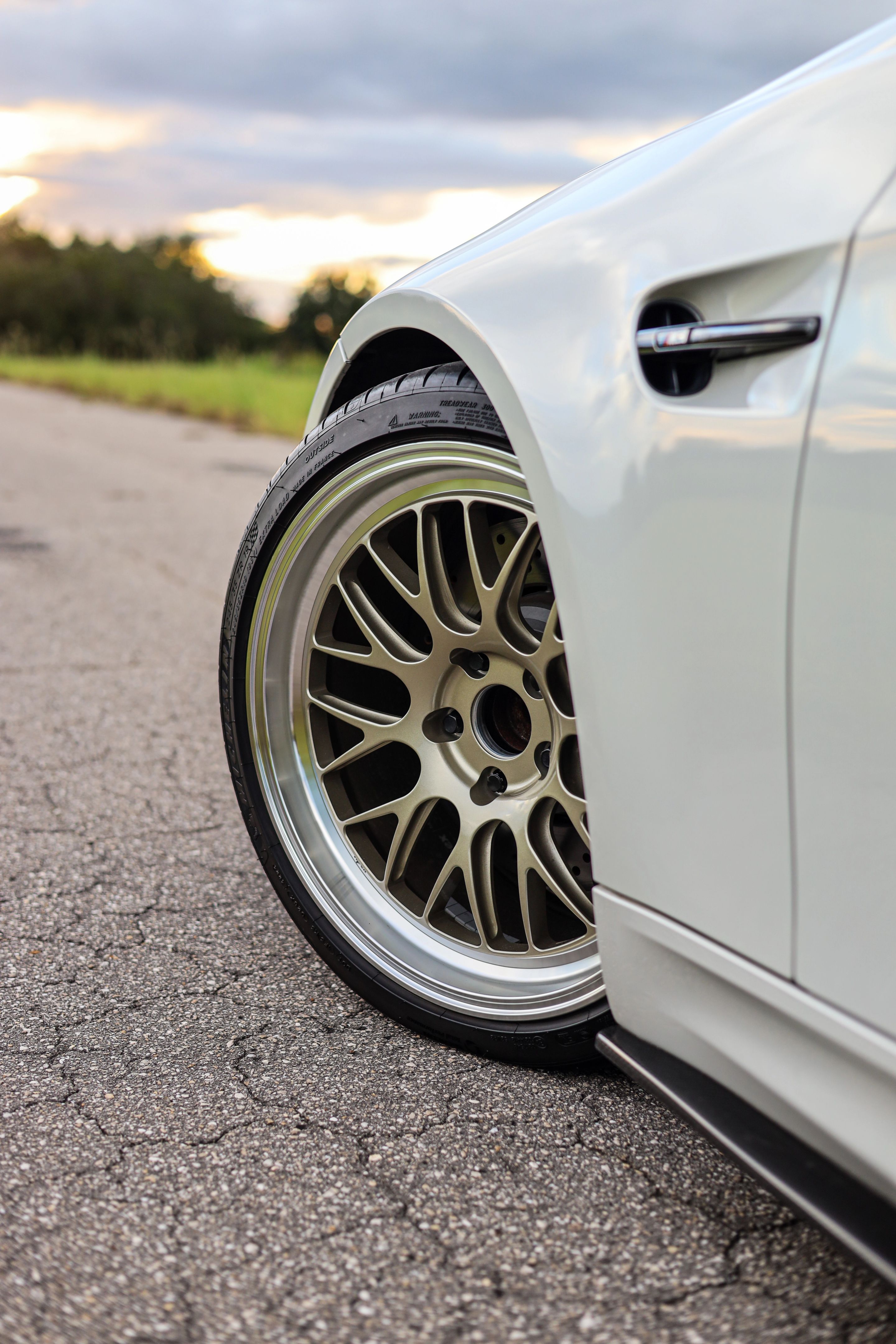 White BMW E92 Coupe M3 with 19" ML-10RT Apex wheels in Machined Lip Gloss Motorsport Gold