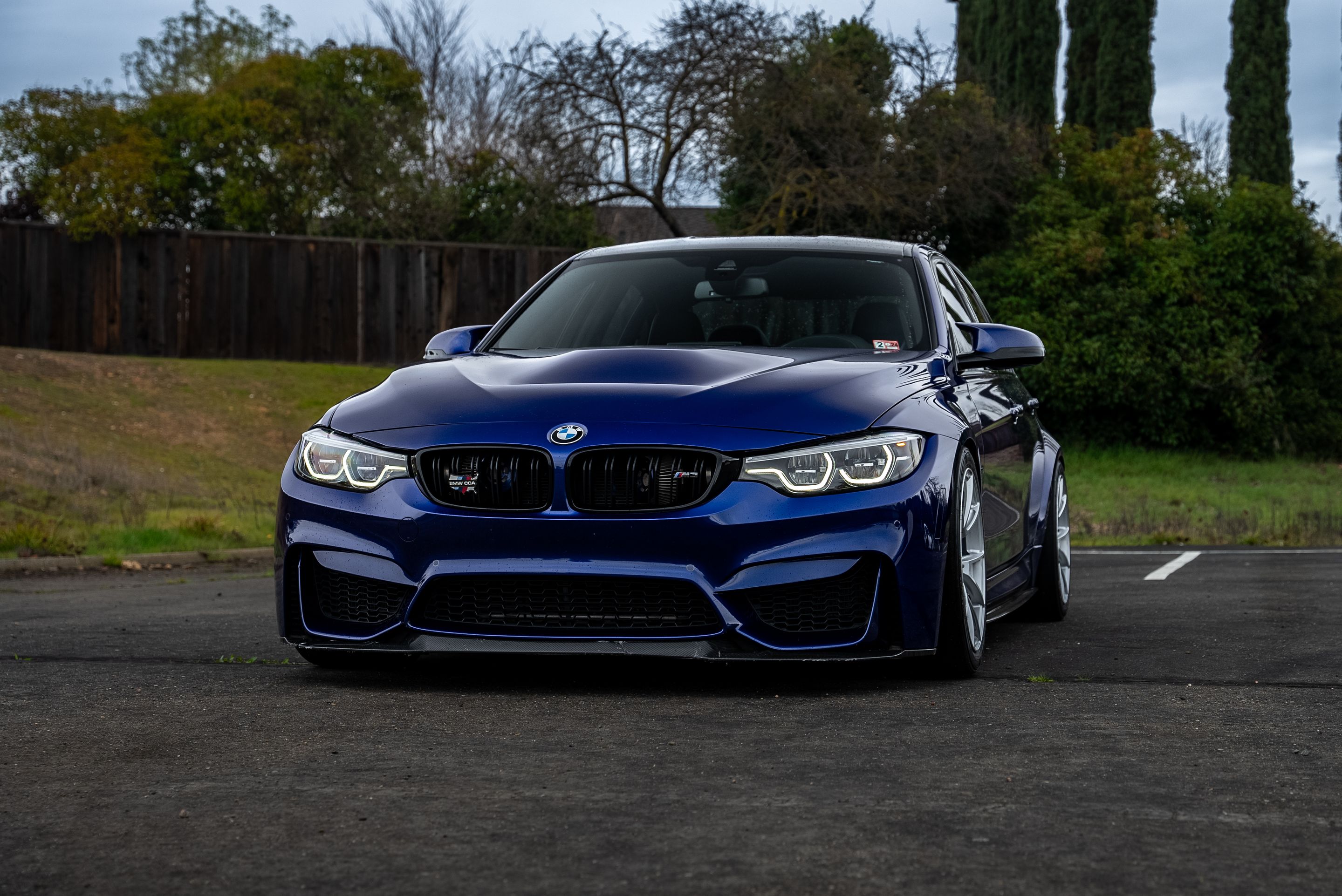 Blue BMW F80 M3 with 18" VS-5 Apex wheels in Race Silver