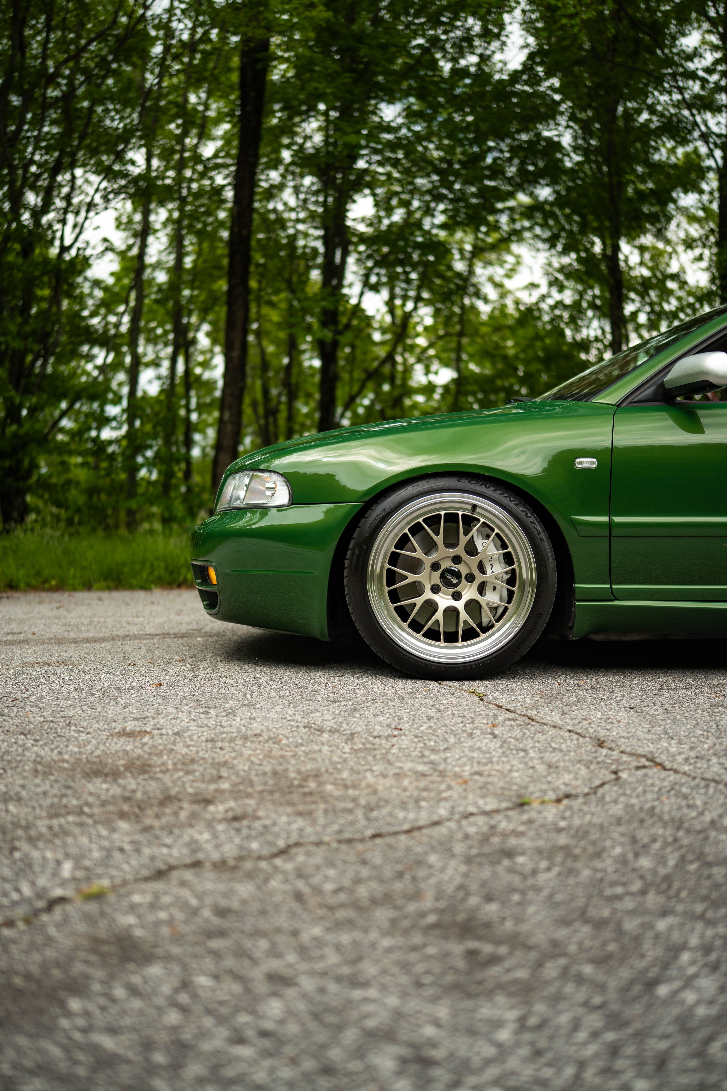 Green Audi B5 S4 Avant/Wagon with 18" ML-10RT Apex wheels in Machined Lip Gloss Motorsport Gold