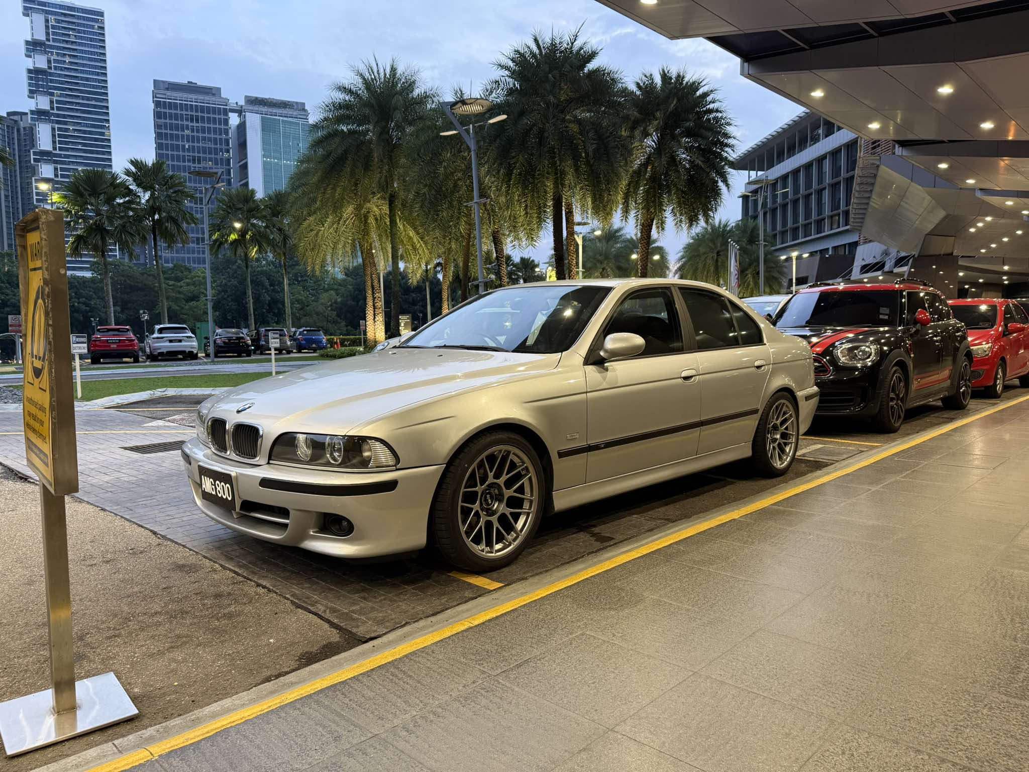 BMW E39 M5 with 18
