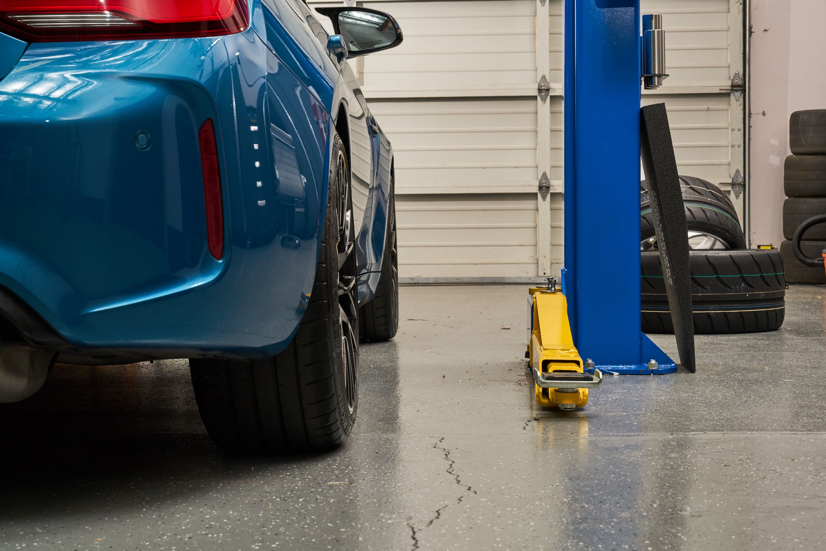 Blue BMW F87 M2 with 19" EC-7 Apex wheels in Race Silver