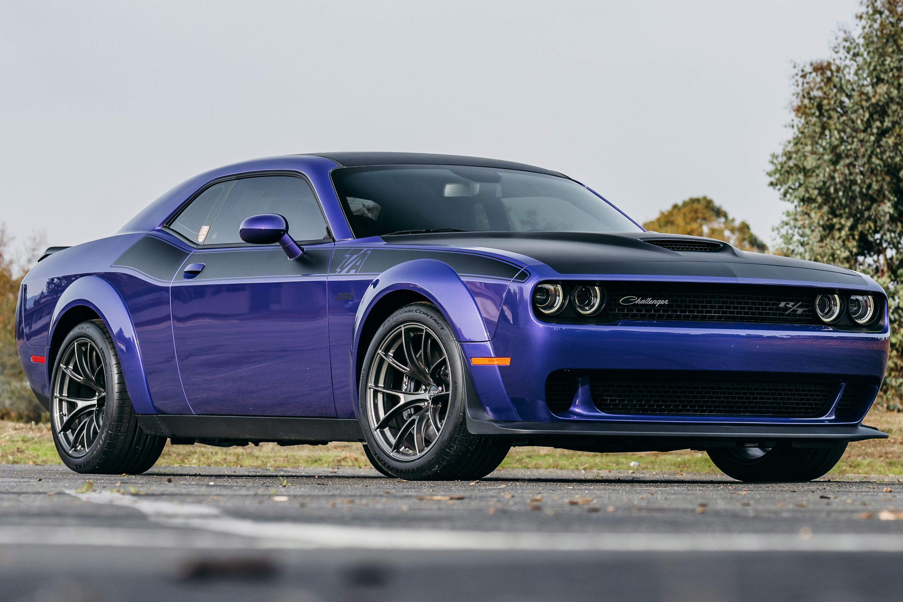 Purple Dodge Challenger R/T Scat Pack Widebody with 20" VS-5RS Apex wheels in Anthracite
