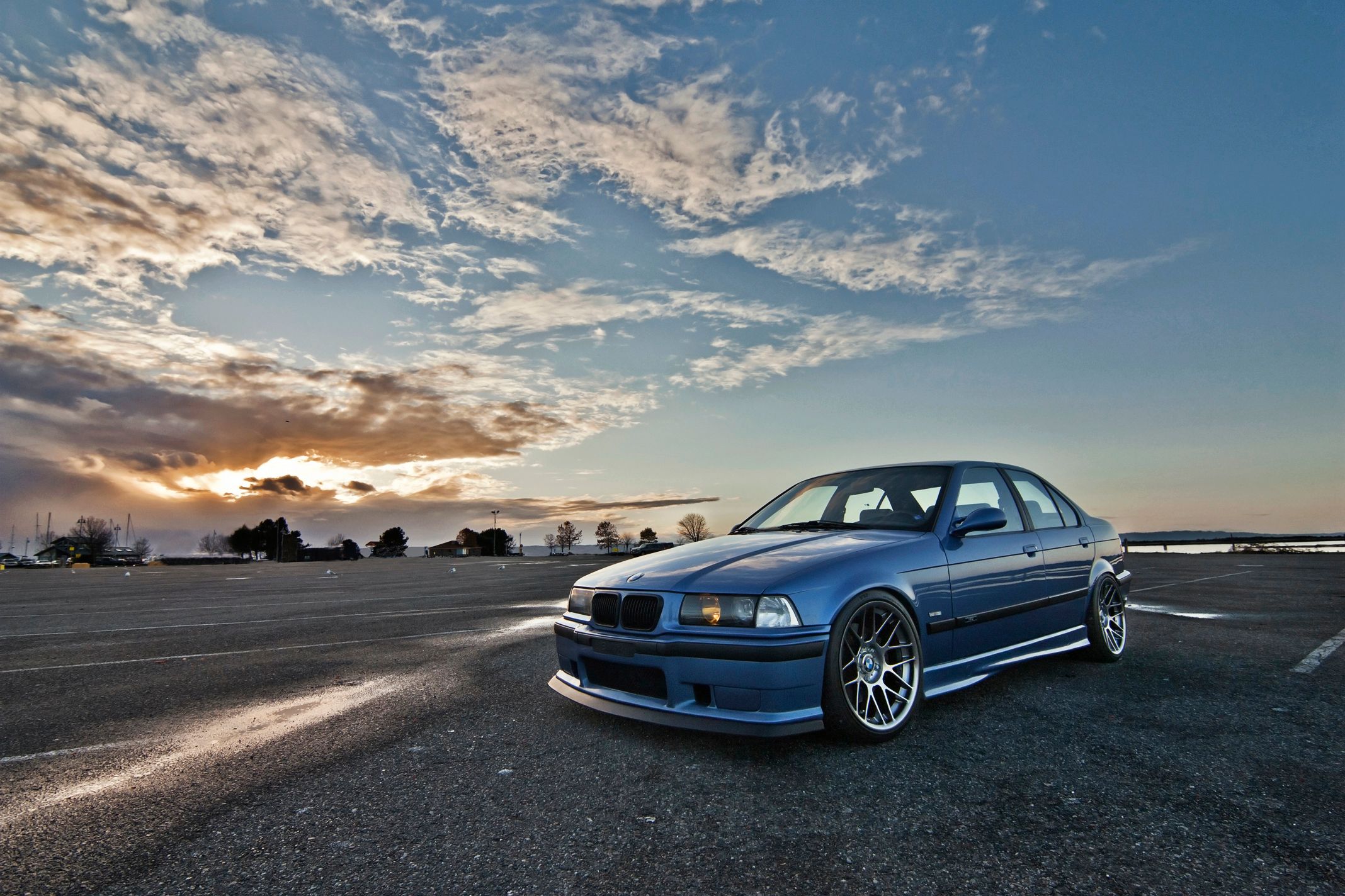 Blue BMW E36 M3 with 18" ARC-8 Apex wheels in Hyper Black