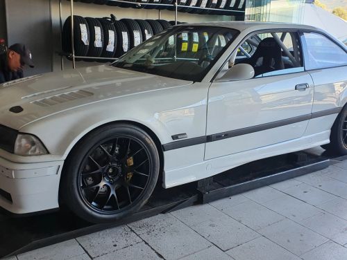 White BMW 3 Series - EC-7 in Satin Black