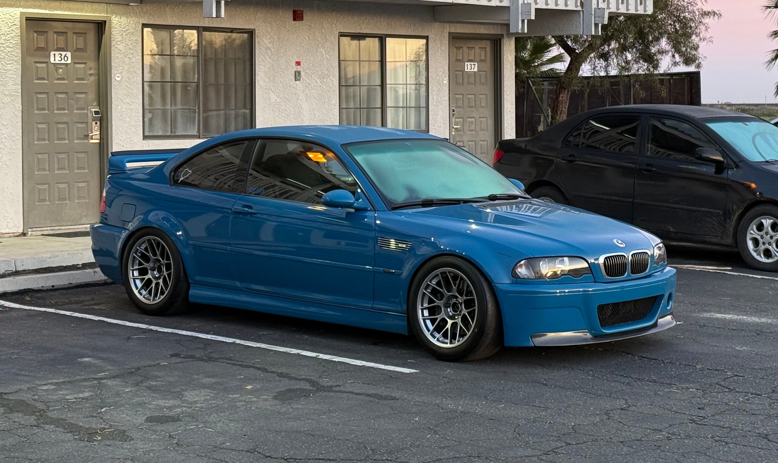 Blue BMW E46 M3 with 17" ARC-8 Apex wheels in Hyper Black
