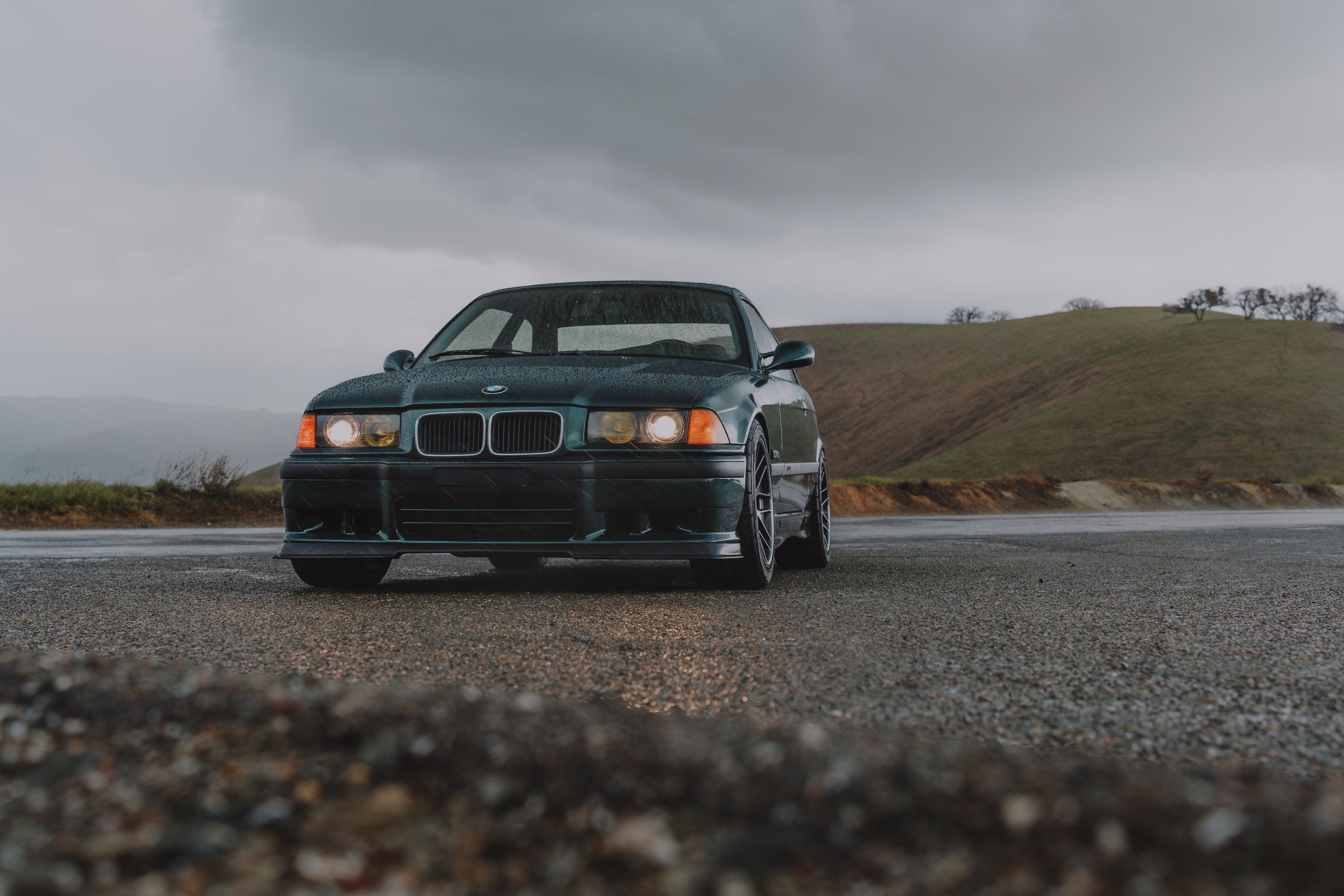 Green BMW E36 M3 with 17" ARC-8RT Apex wheels in Anthracite