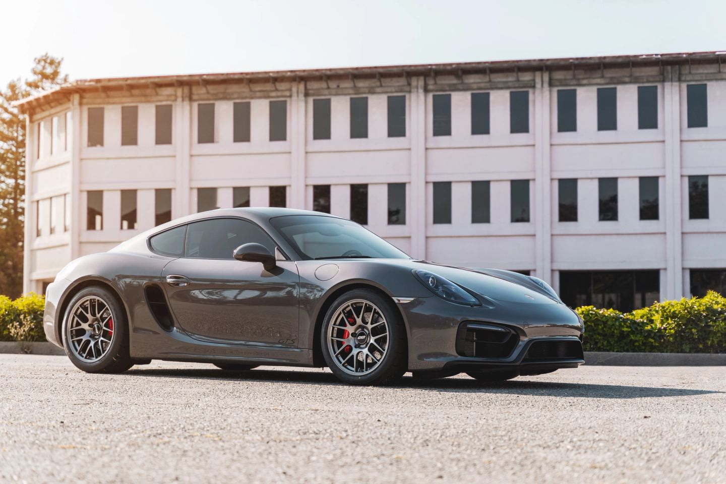 Porsche 981 Cayman GTS with 18