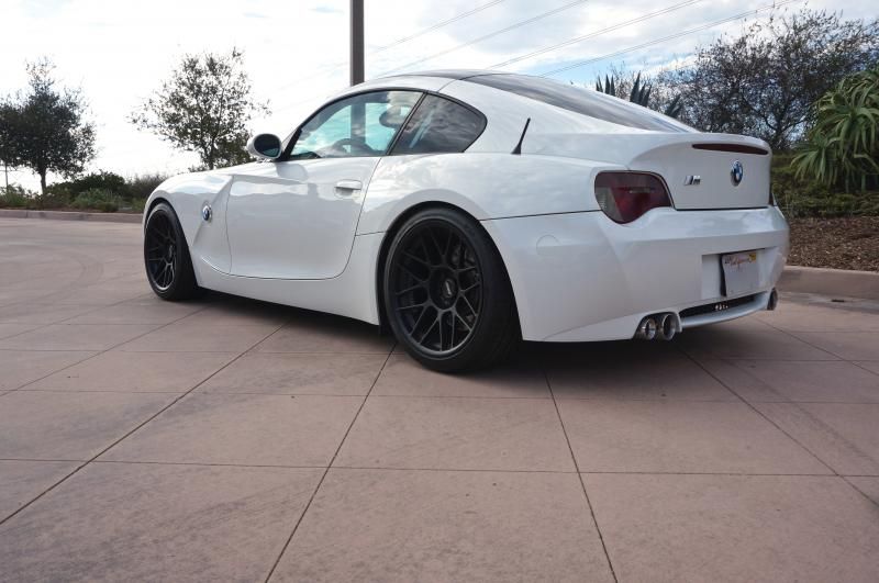White BMW E86 Coupe Z4 M with 18" ARC-8 Apex wheels in Satin Black