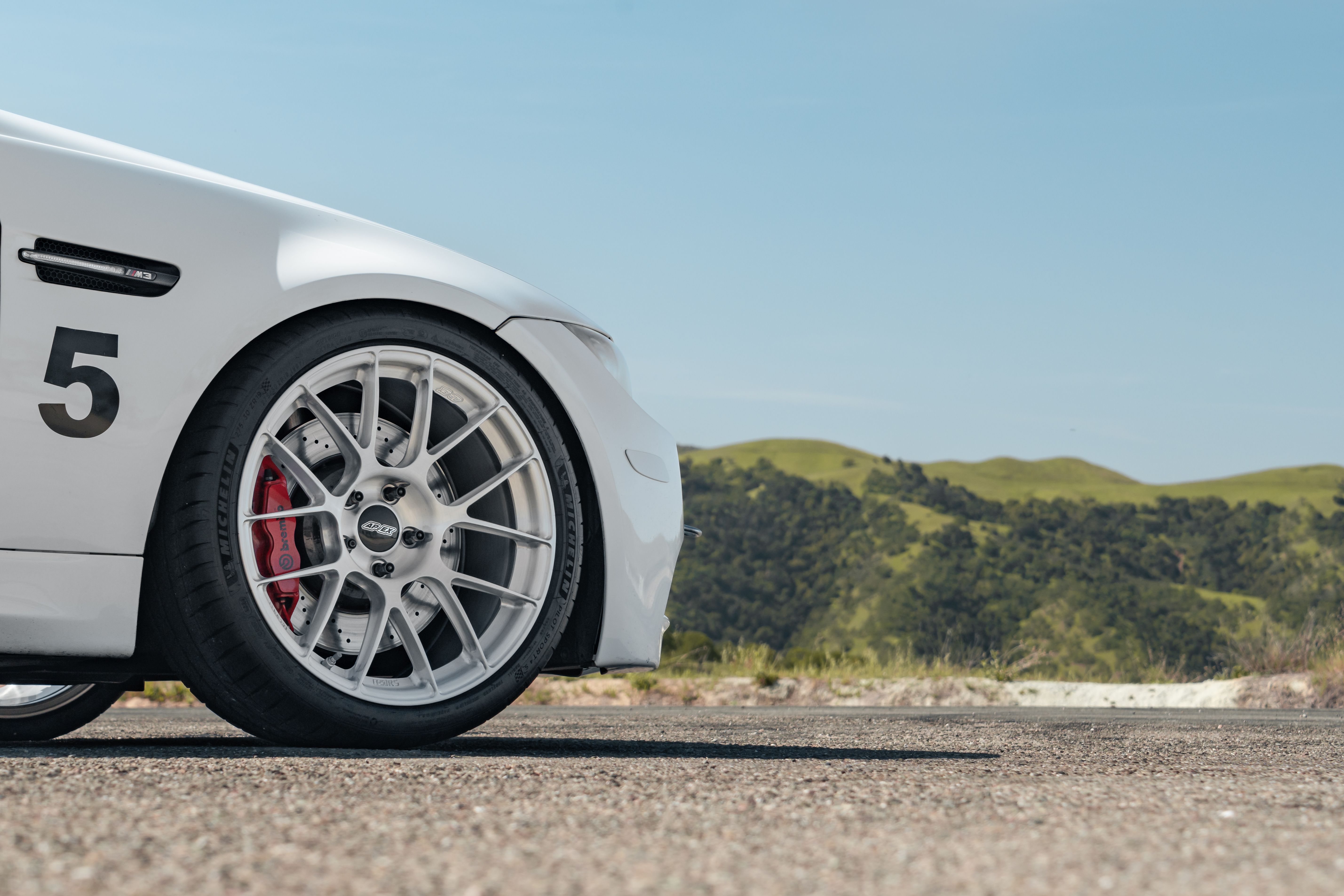 BMW E90 Sedan M3 with 19