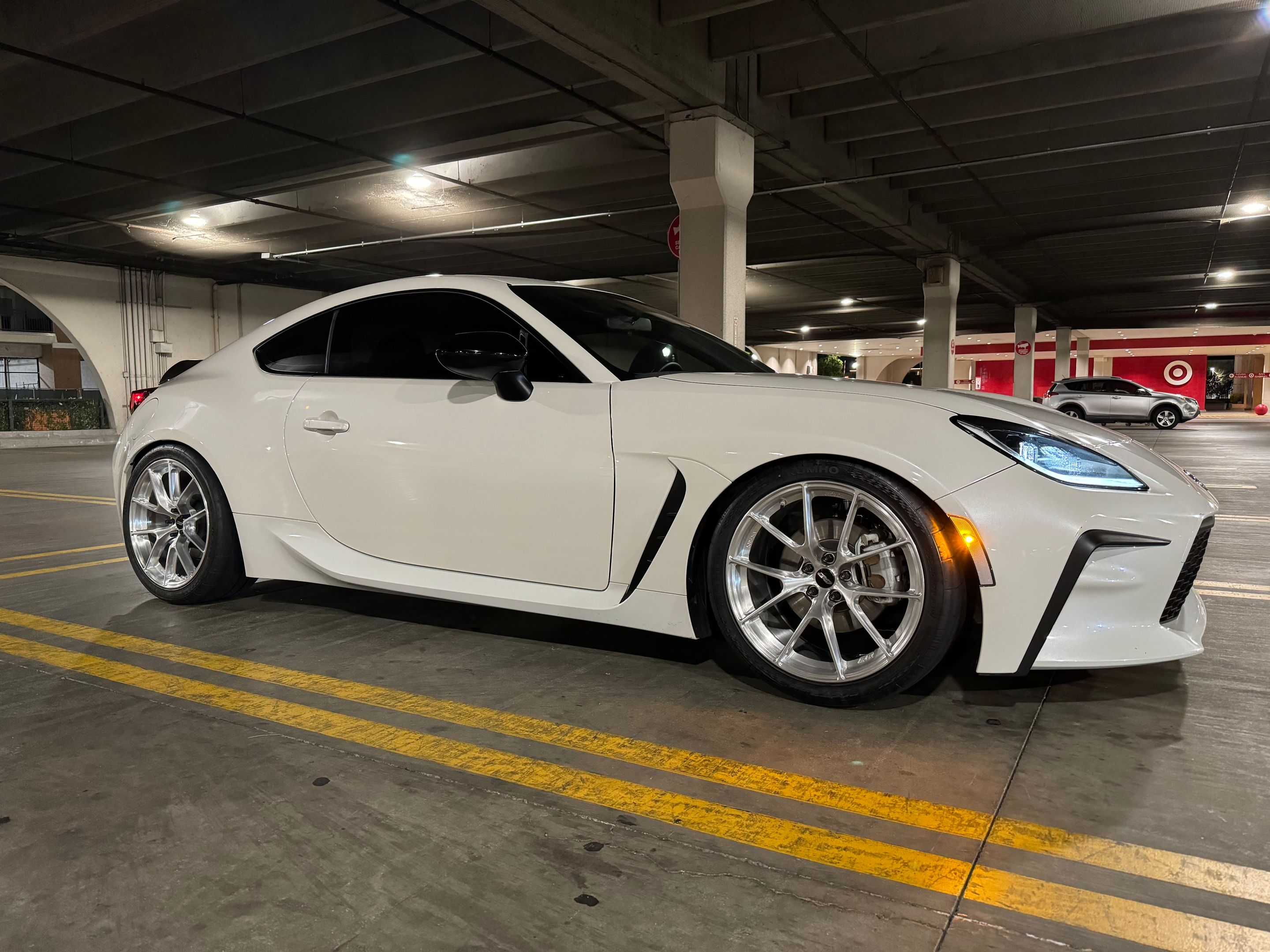 White Toyota GR86 with 18" VS-5RS Apex wheels in Brushed Clear